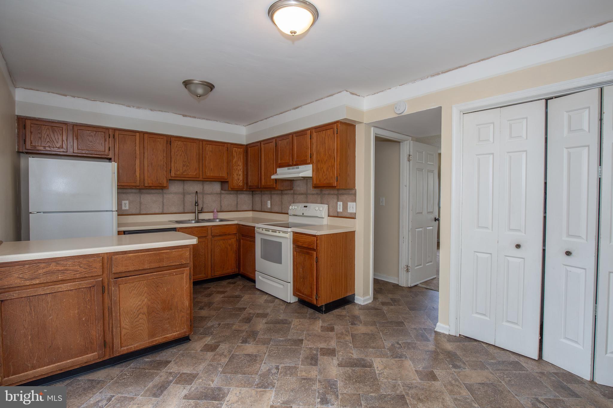 WILLOW BROOK - Residential Lease