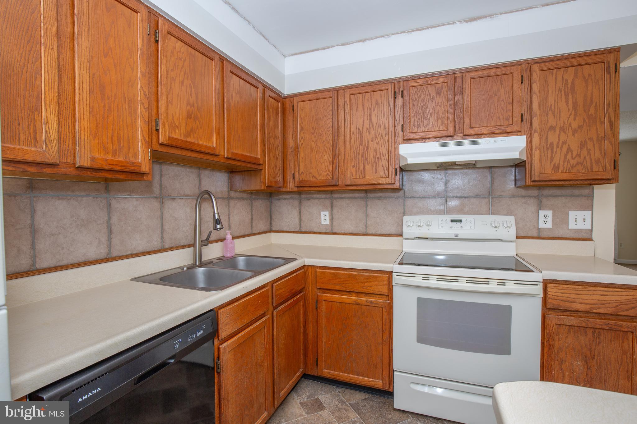 WILLOW BROOK - Residential Lease