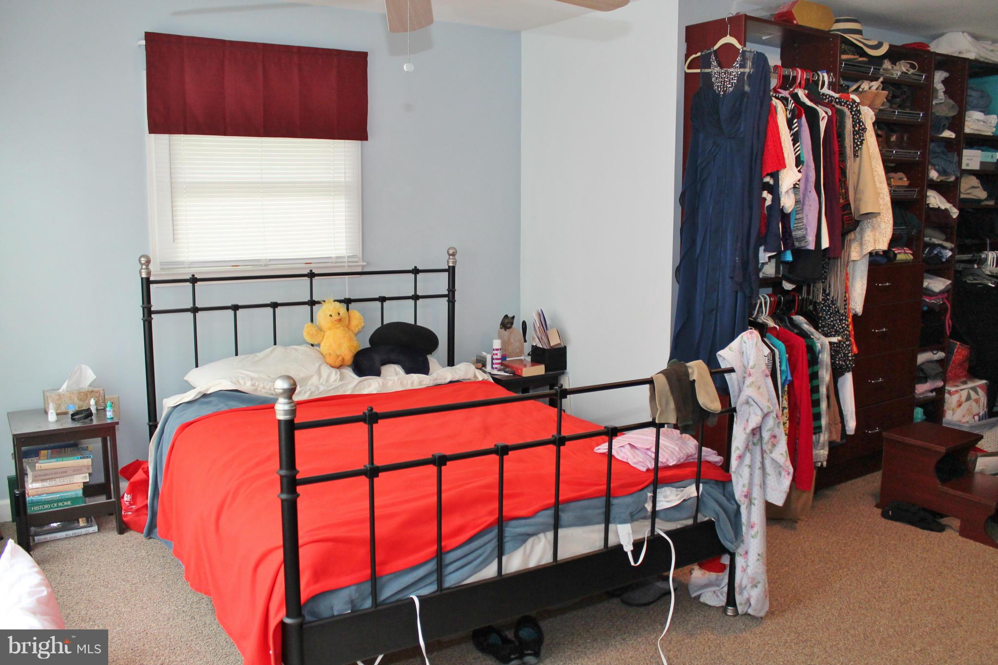 WOODLAND BEACH - Residential Lease