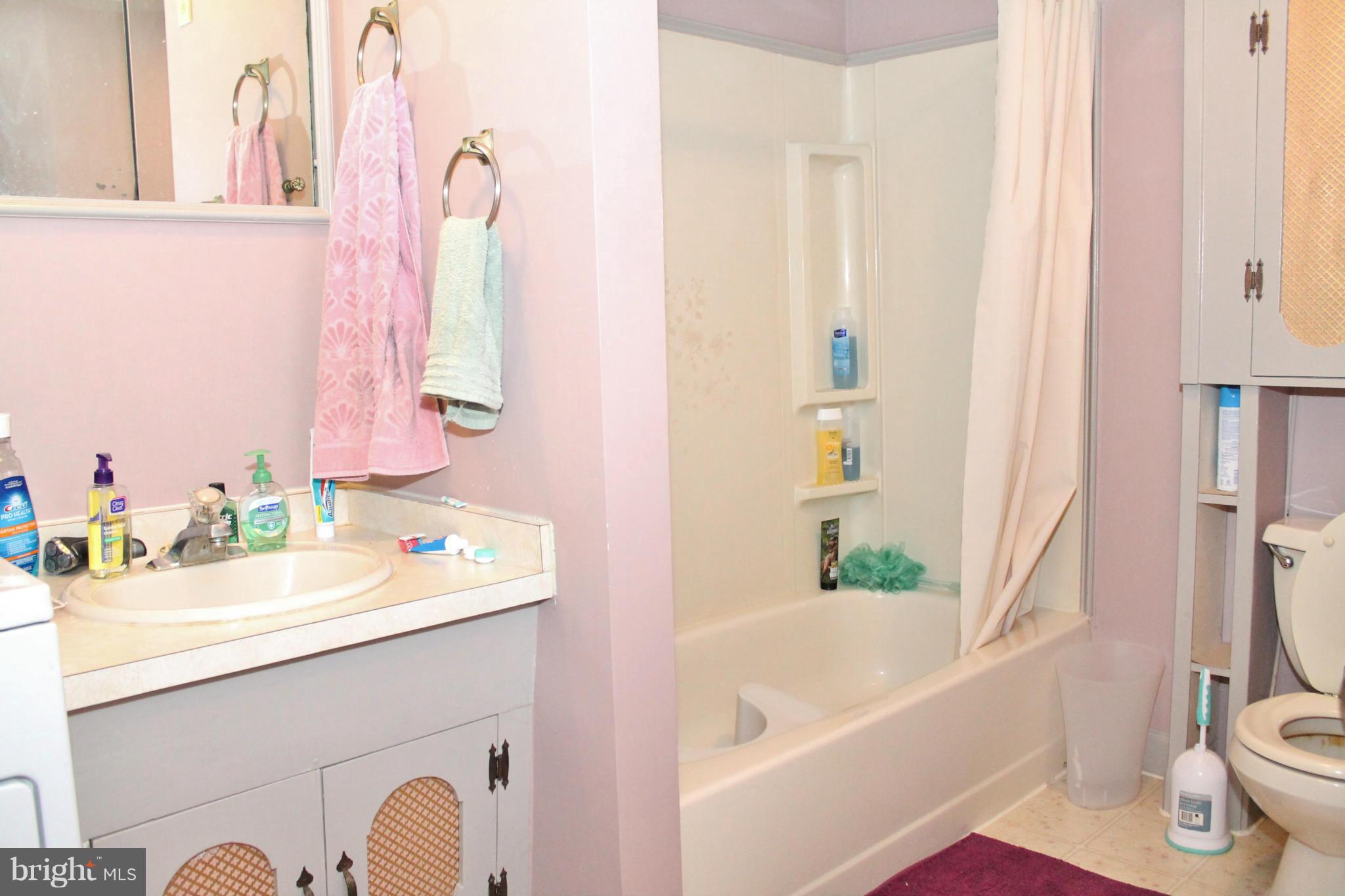 WOODLAND BEACH - Residential Lease