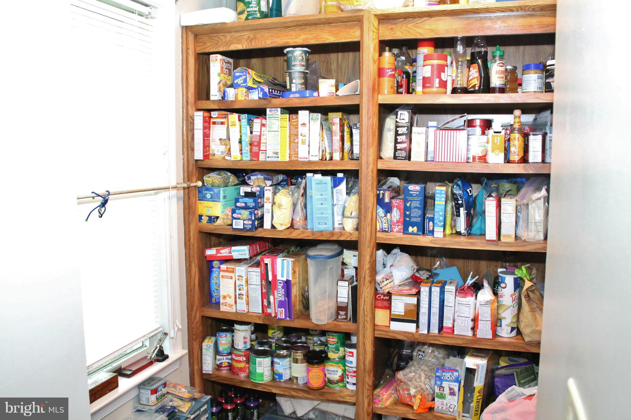 WOODLAND BEACH - Residential Lease