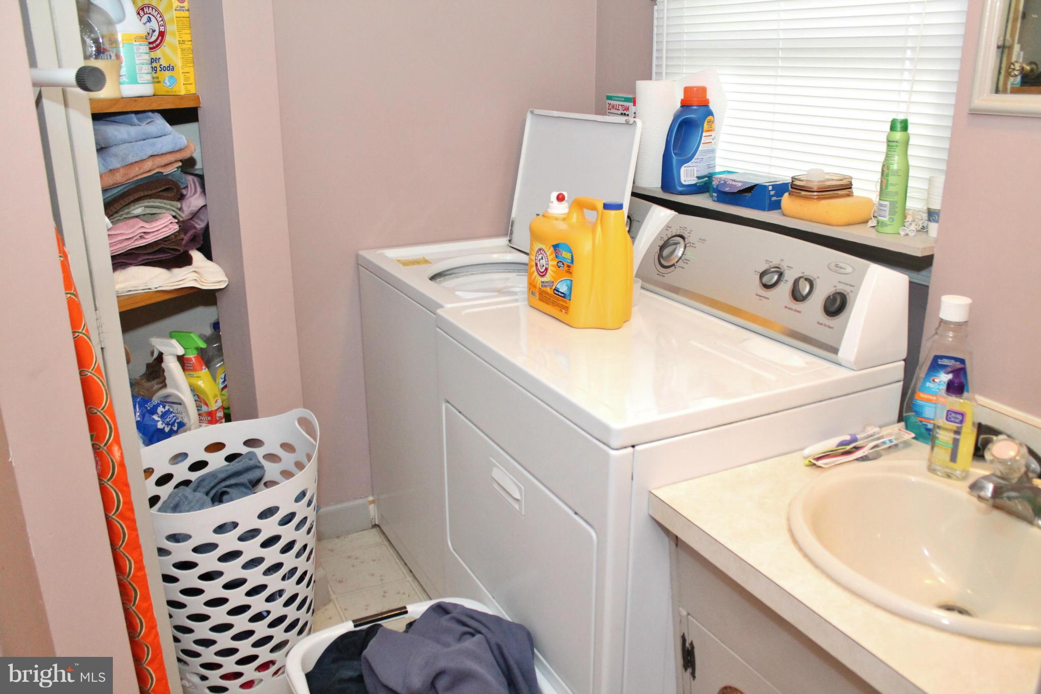 WOODLAND BEACH - Residential Lease