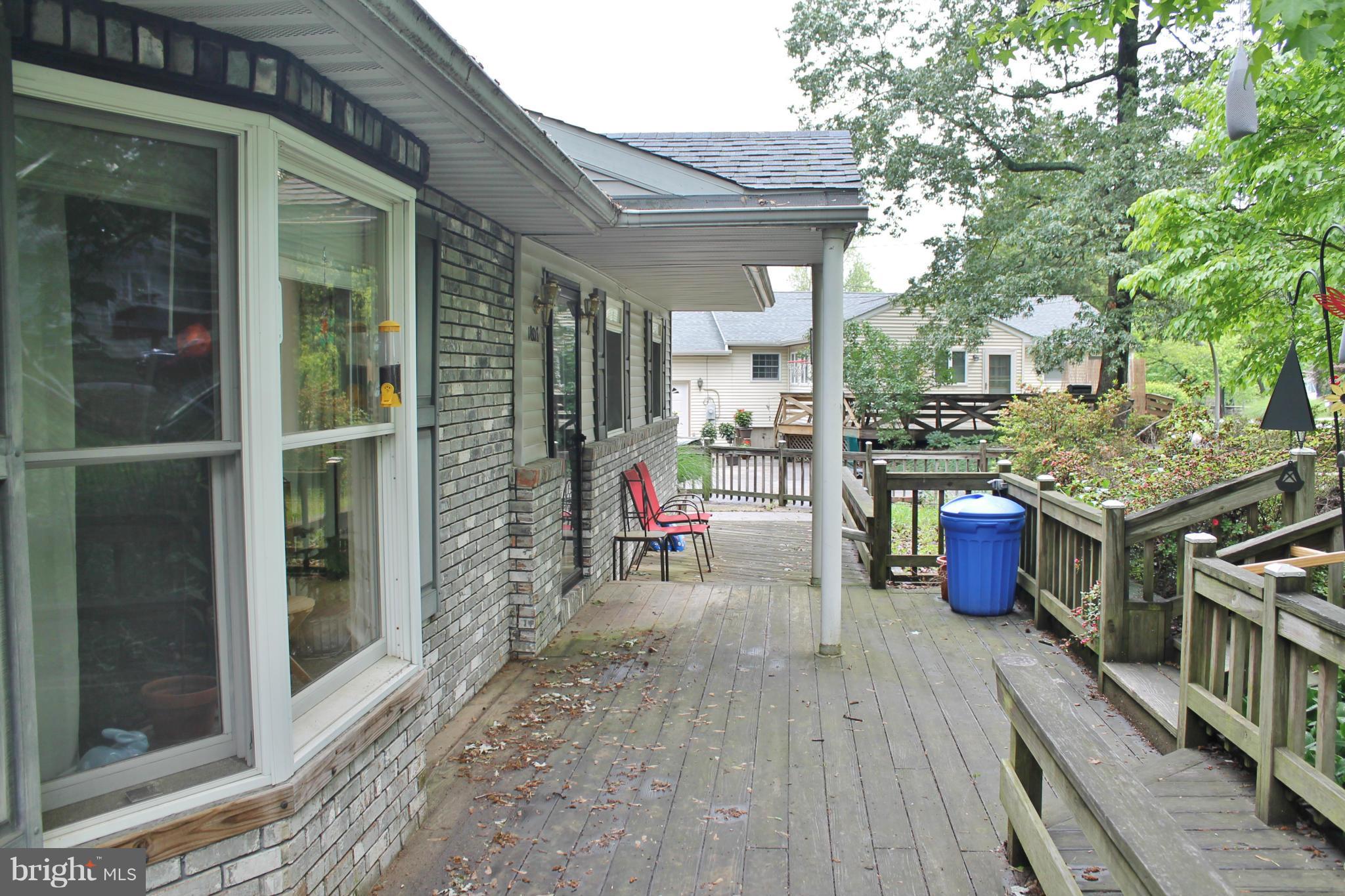 WOODLAND BEACH - Residential Lease