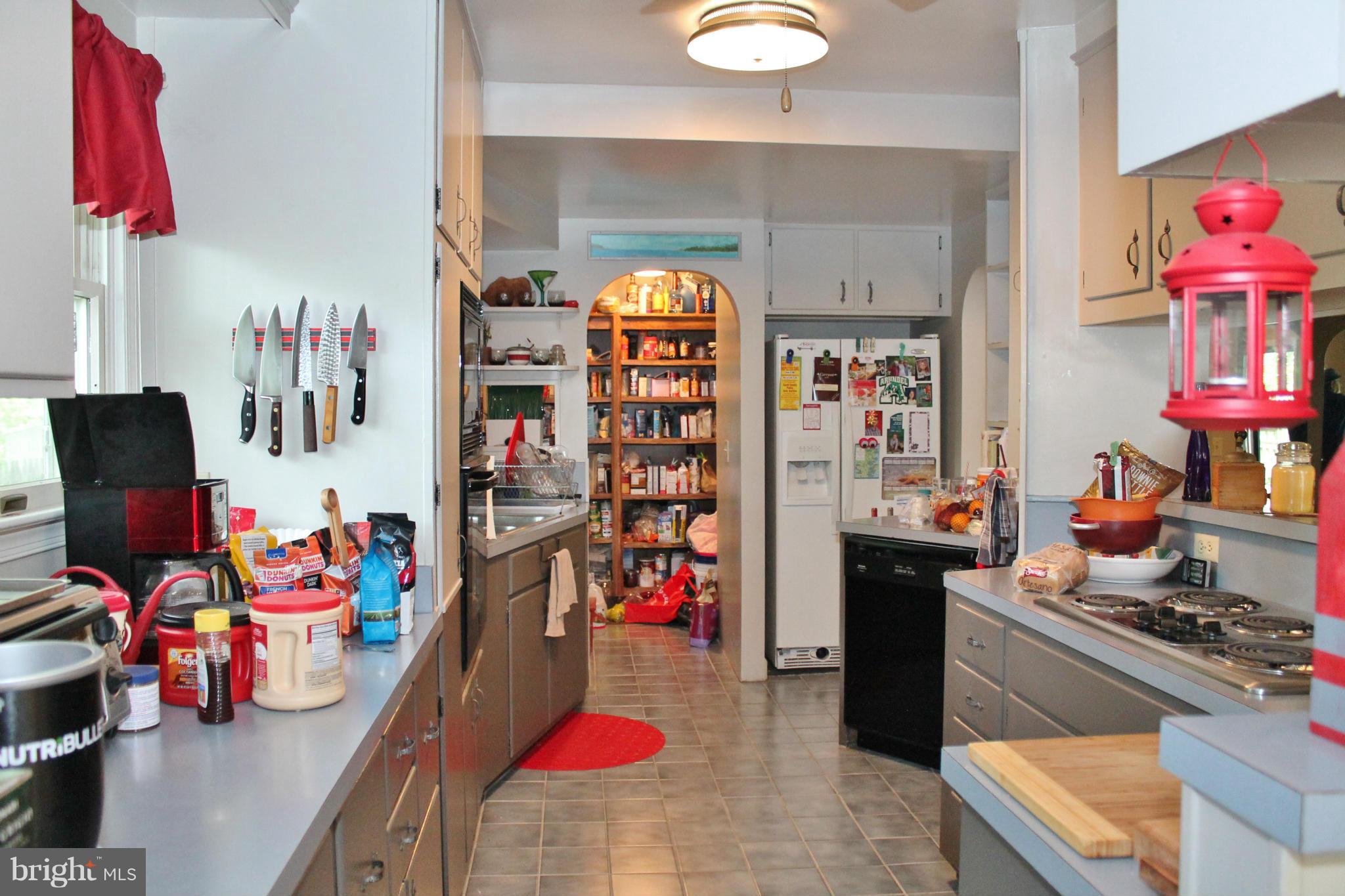 WOODLAND BEACH - Residential Lease