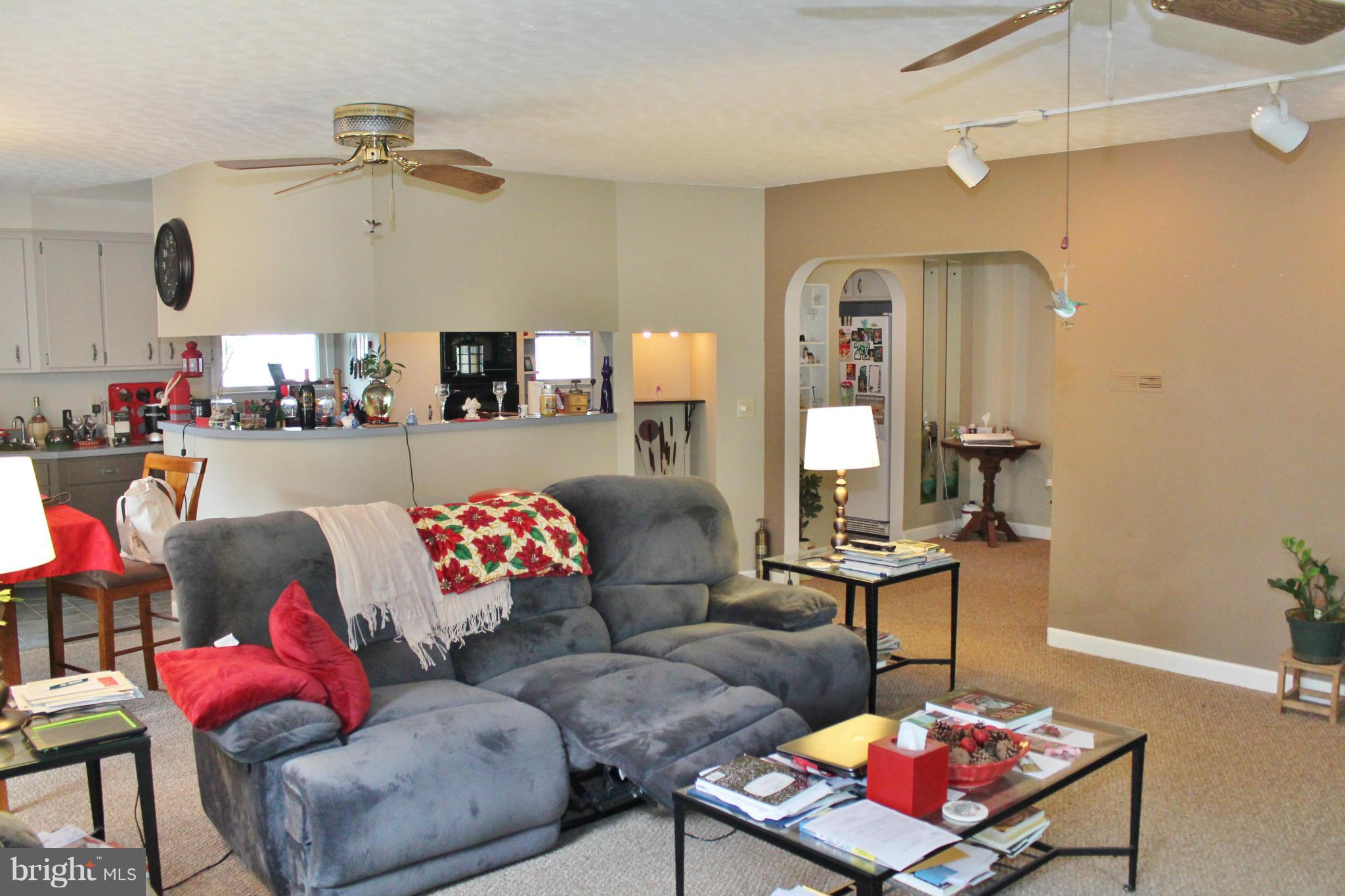 WOODLAND BEACH - Residential Lease