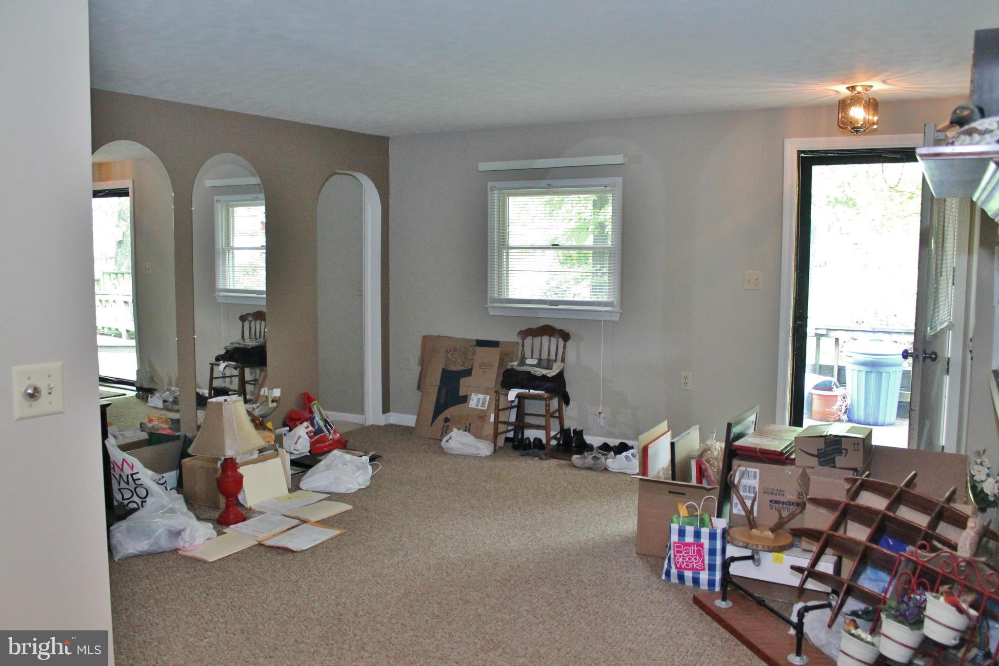 WOODLAND BEACH - Residential Lease