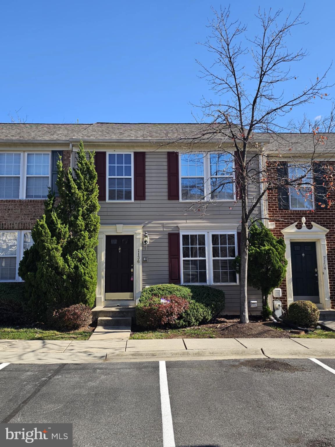 VILLAGE TOWNS - Residential Lease