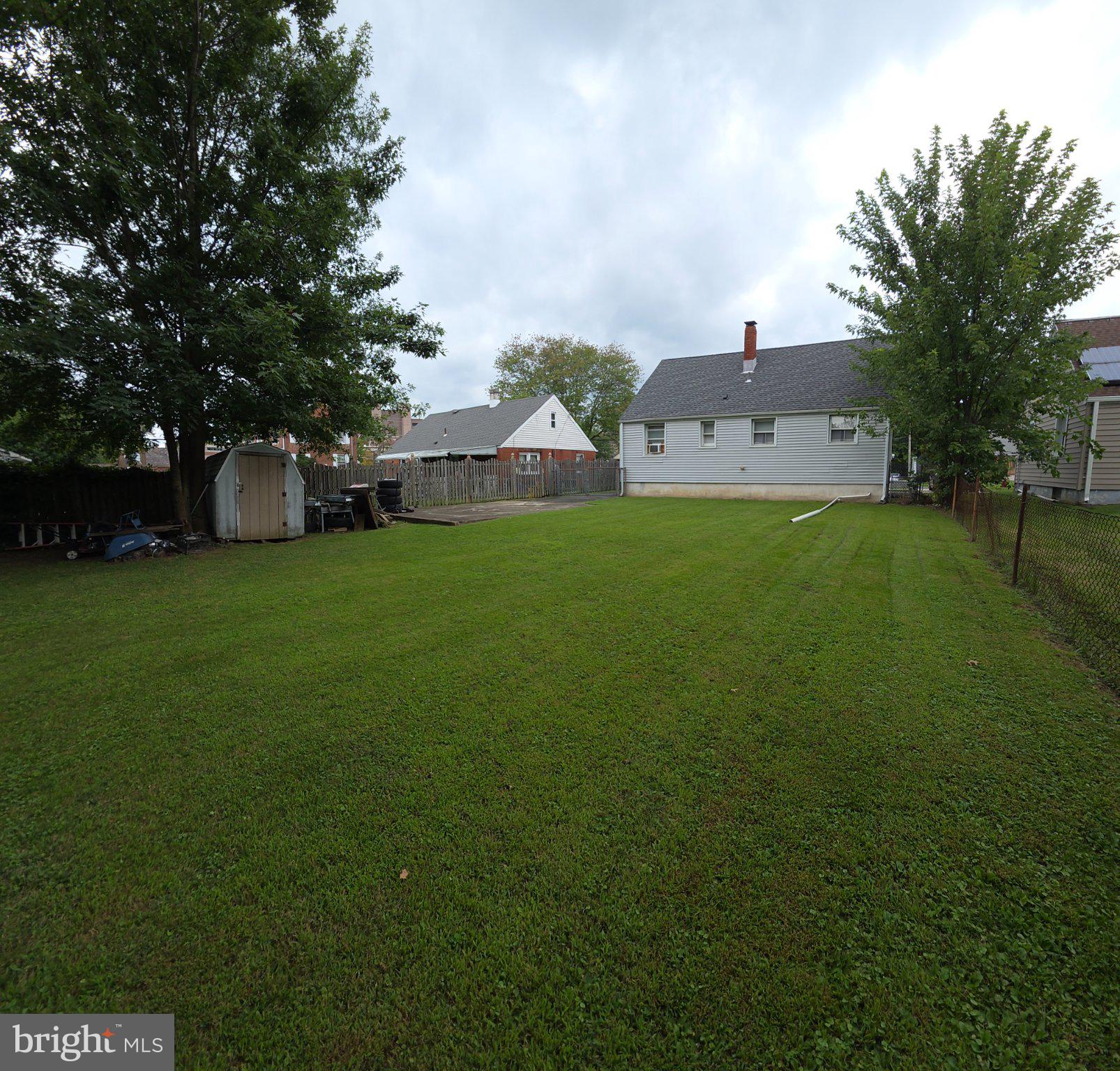 8 STRATFORD AVENUE