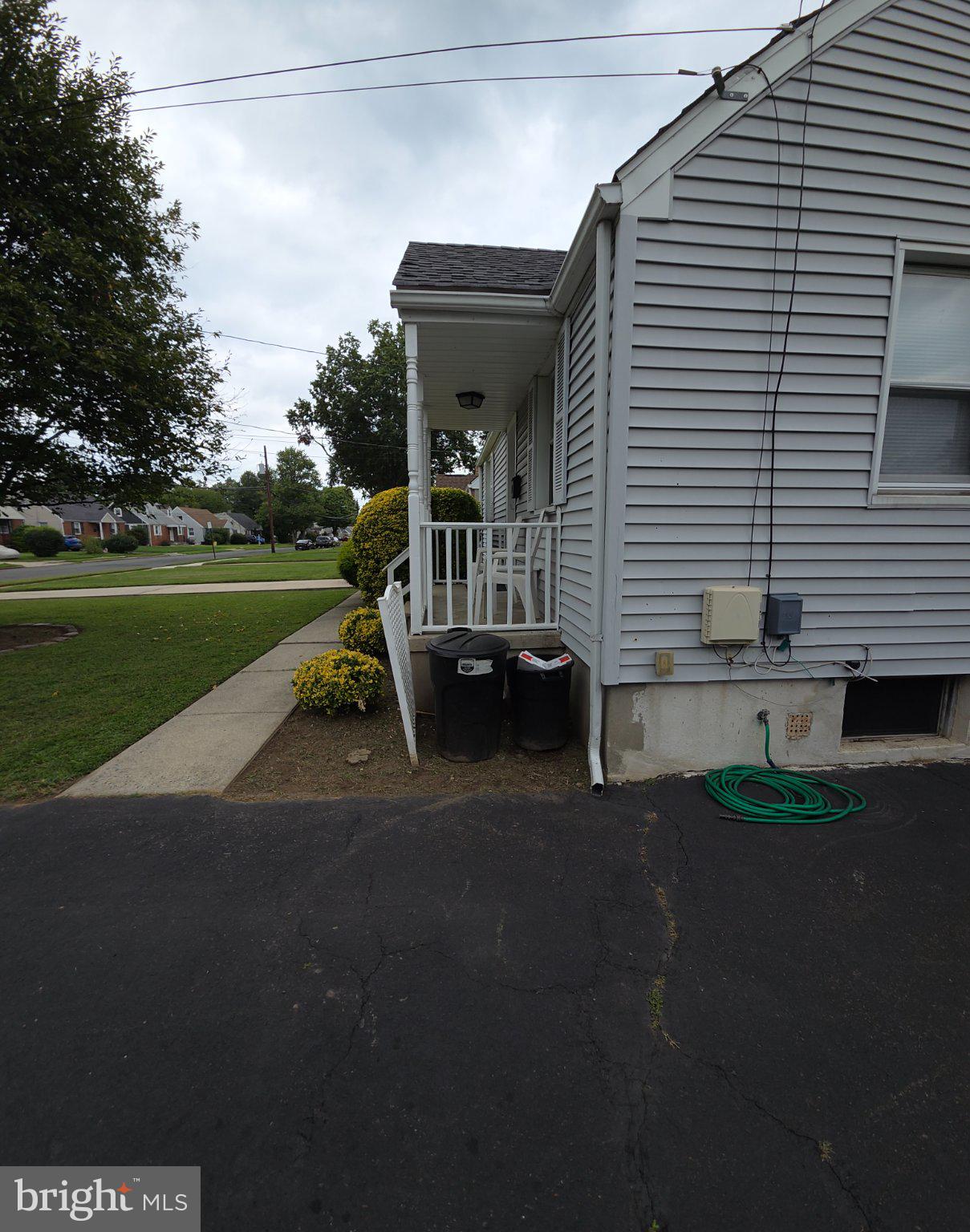 8 STRATFORD AVENUE