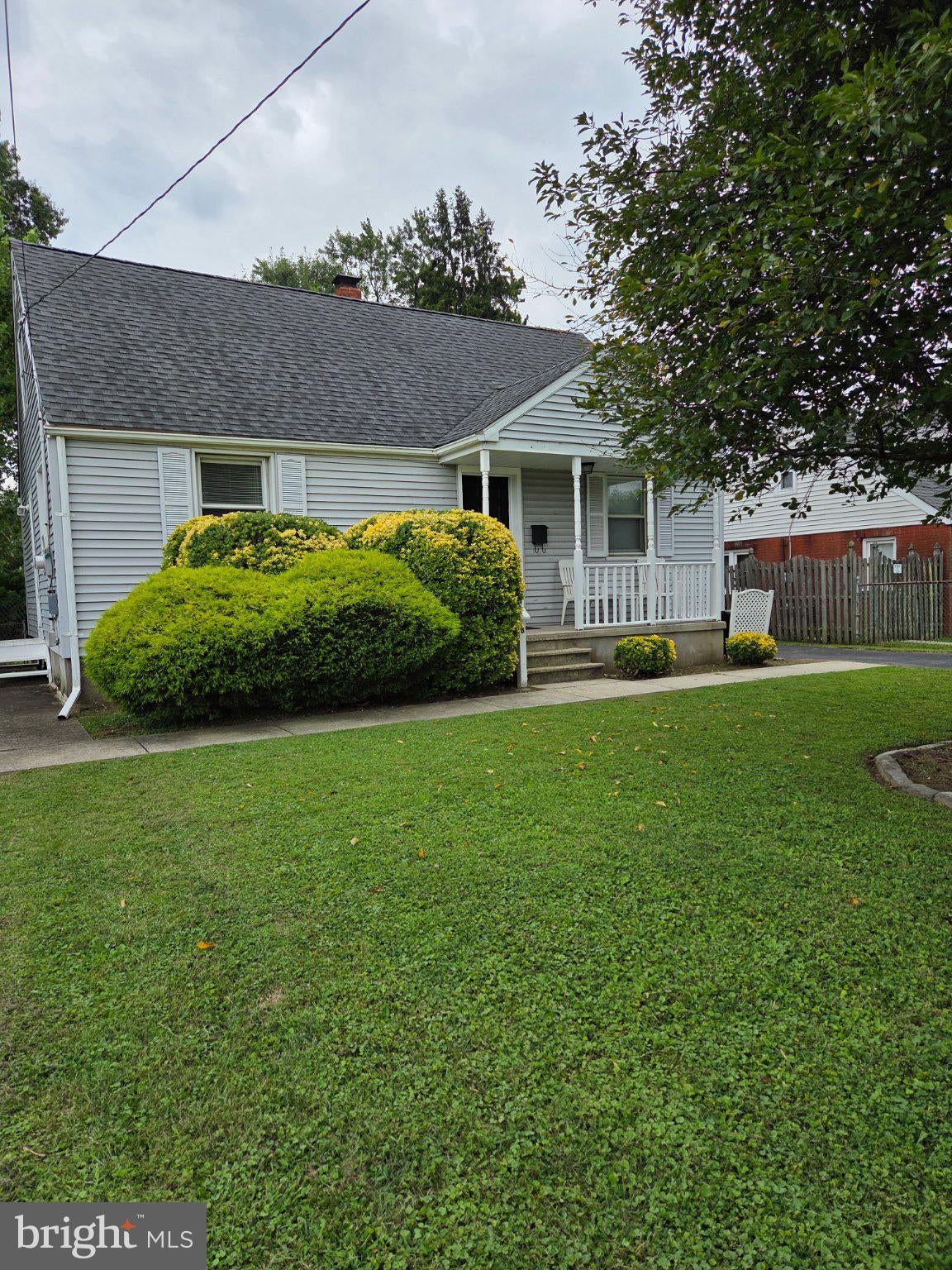 8 STRATFORD AVENUE