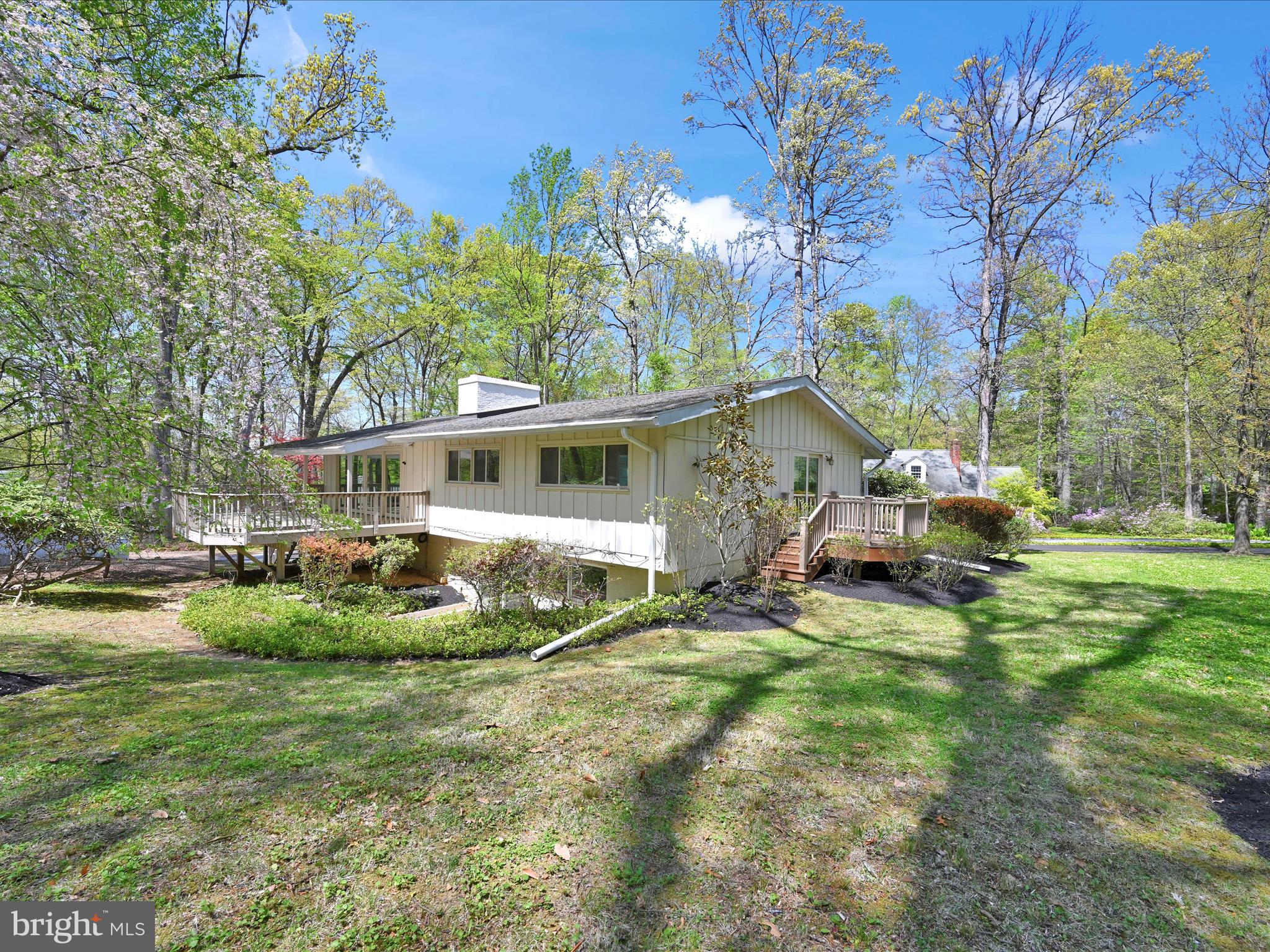 694 TROWILL LANE