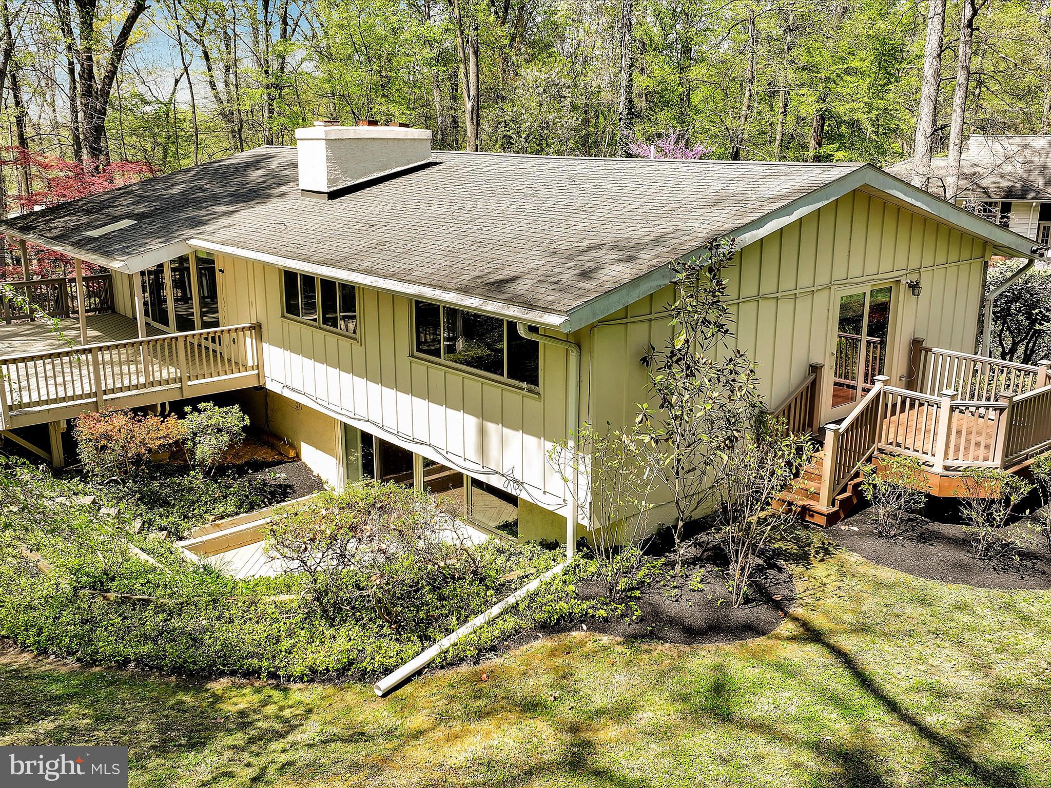 694 TROWILL LANE