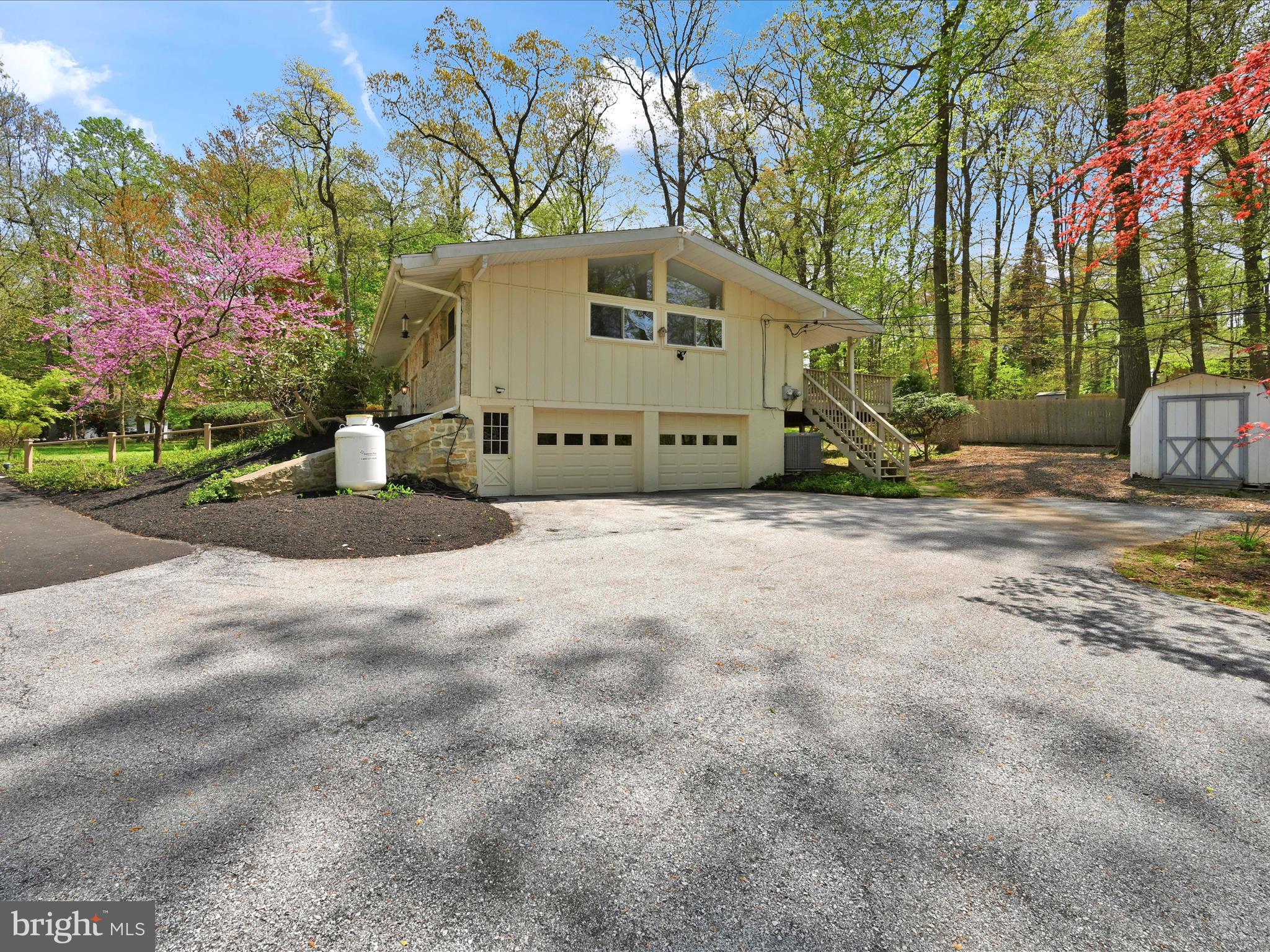 694 TROWILL LANE