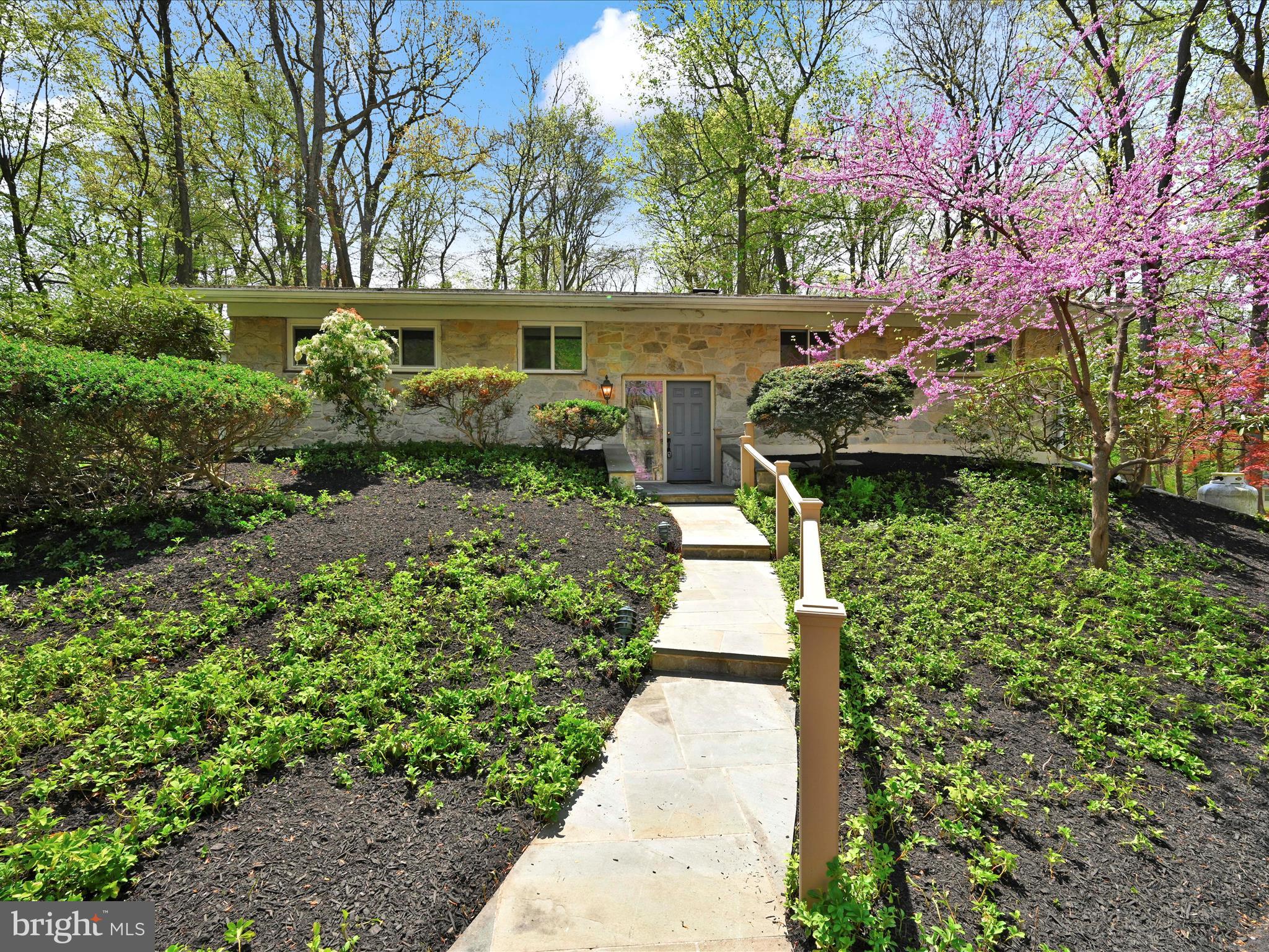694 TROWILL LANE