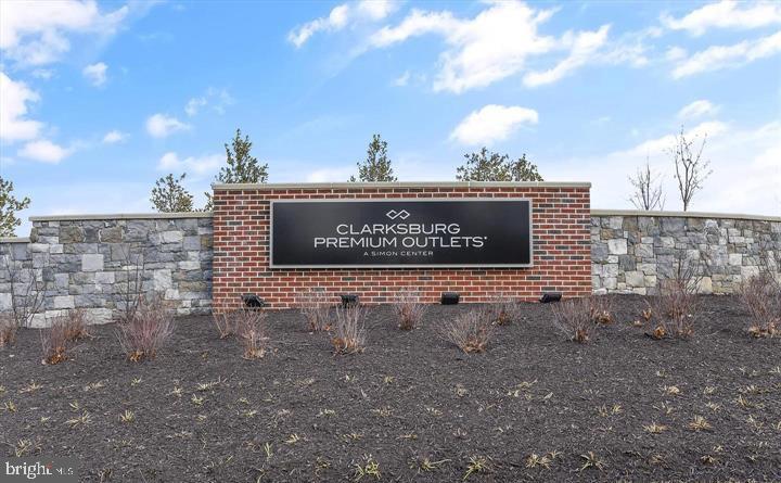 GATEWAY COMMONS - Residential Lease