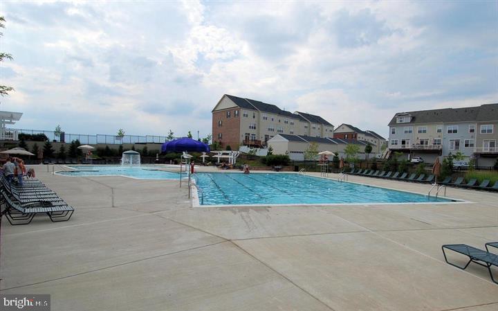 GATEWAY COMMONS - Residential Lease