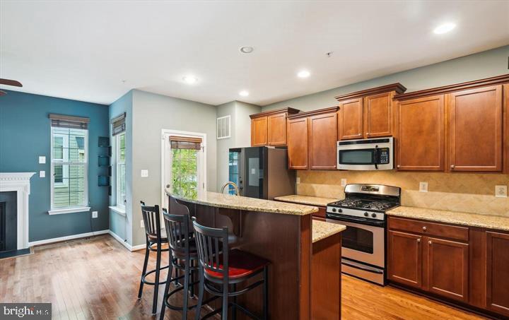 GATEWAY COMMONS - Residential Lease