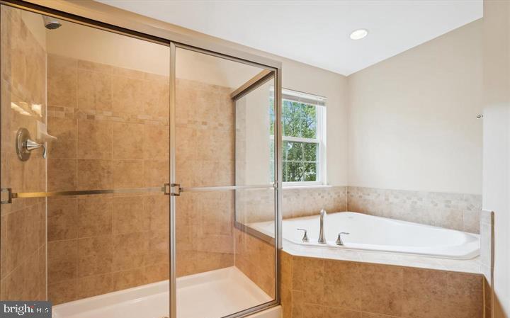 GATEWAY COMMONS - Residential Lease