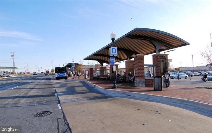 GATEWAY COMMONS - Residential Lease