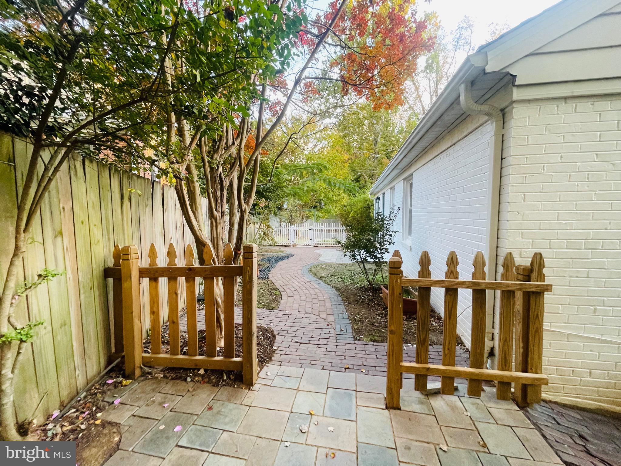 HILLMEAD - Residential Lease