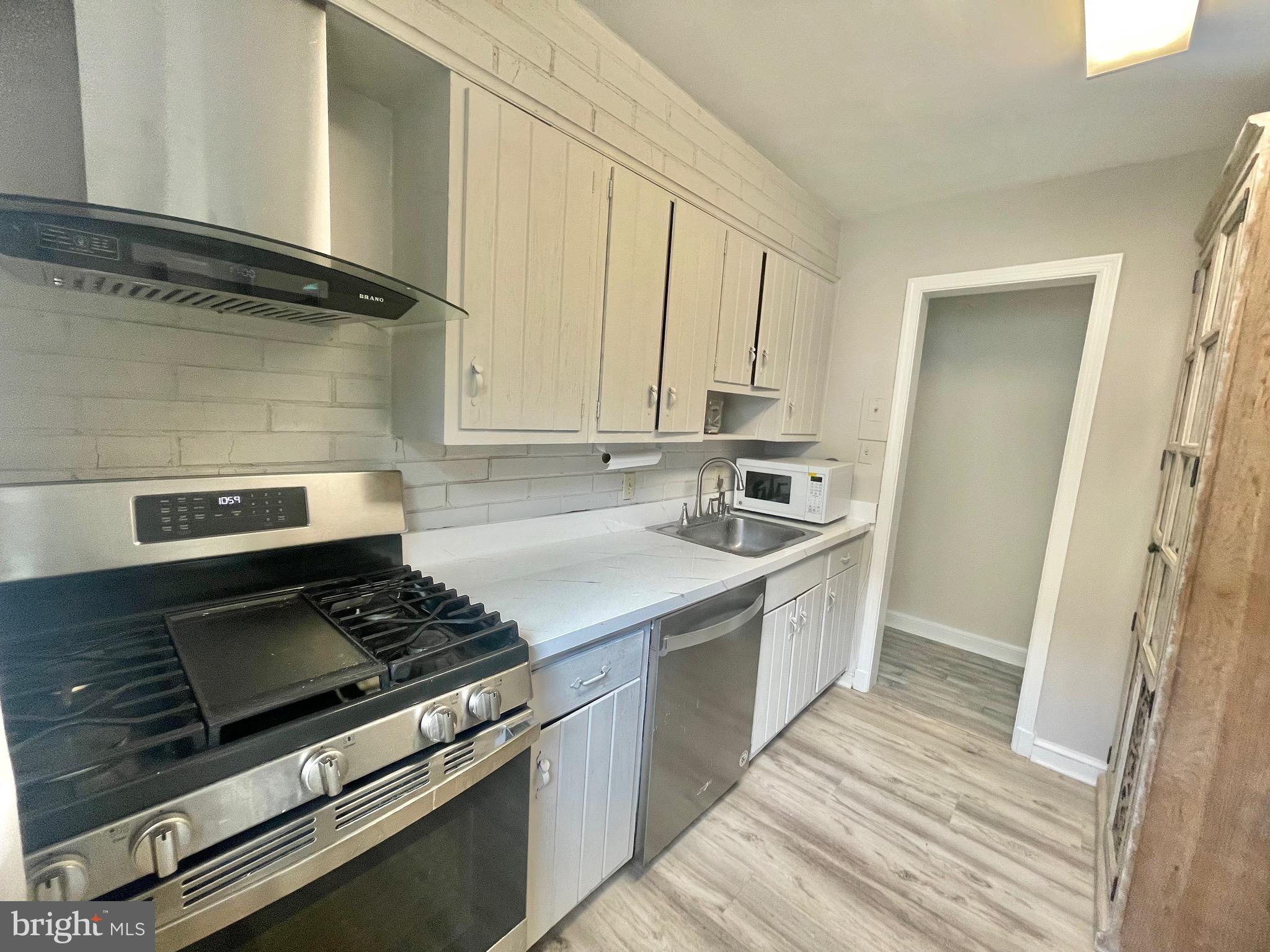 HILLMEAD - Residential Lease