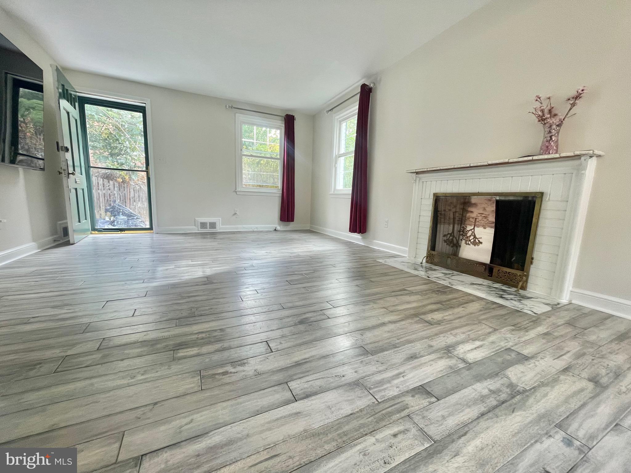 HILLMEAD - Residential Lease