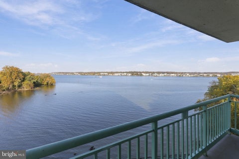 Photo of 501 Slaters Lane #405, ALEXANDRIA, VA 22314 (MLS # VAAX2067950)