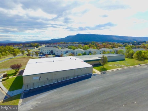Photo of 35 Signal Knob Drive, STRASBURG, VA 22657 (MLS # VASH2015908)