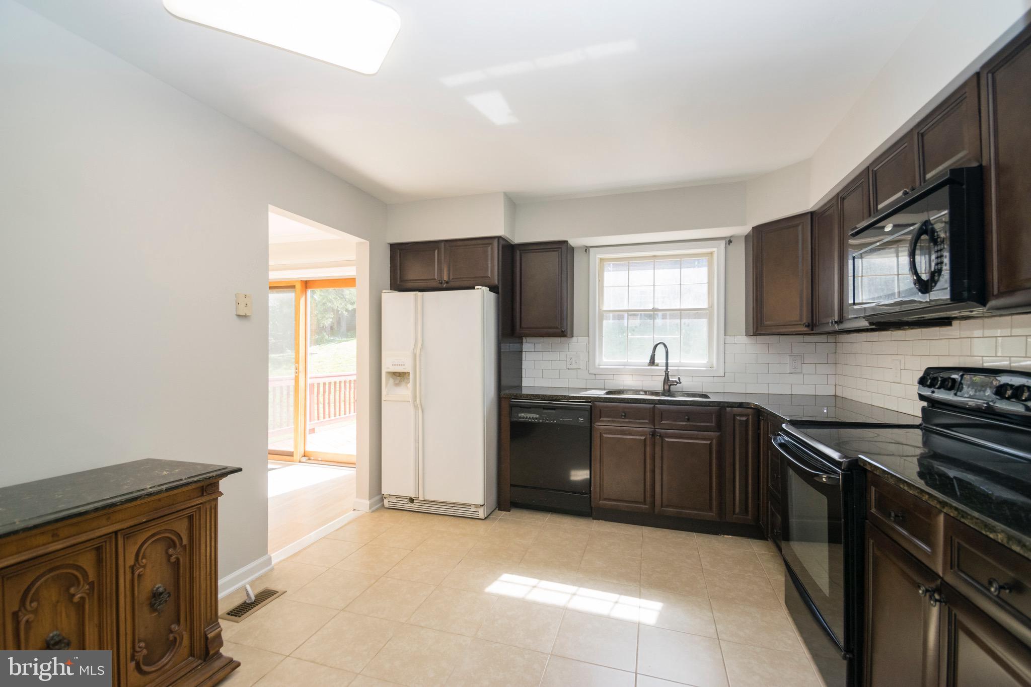 OLD FIELDS - Residential