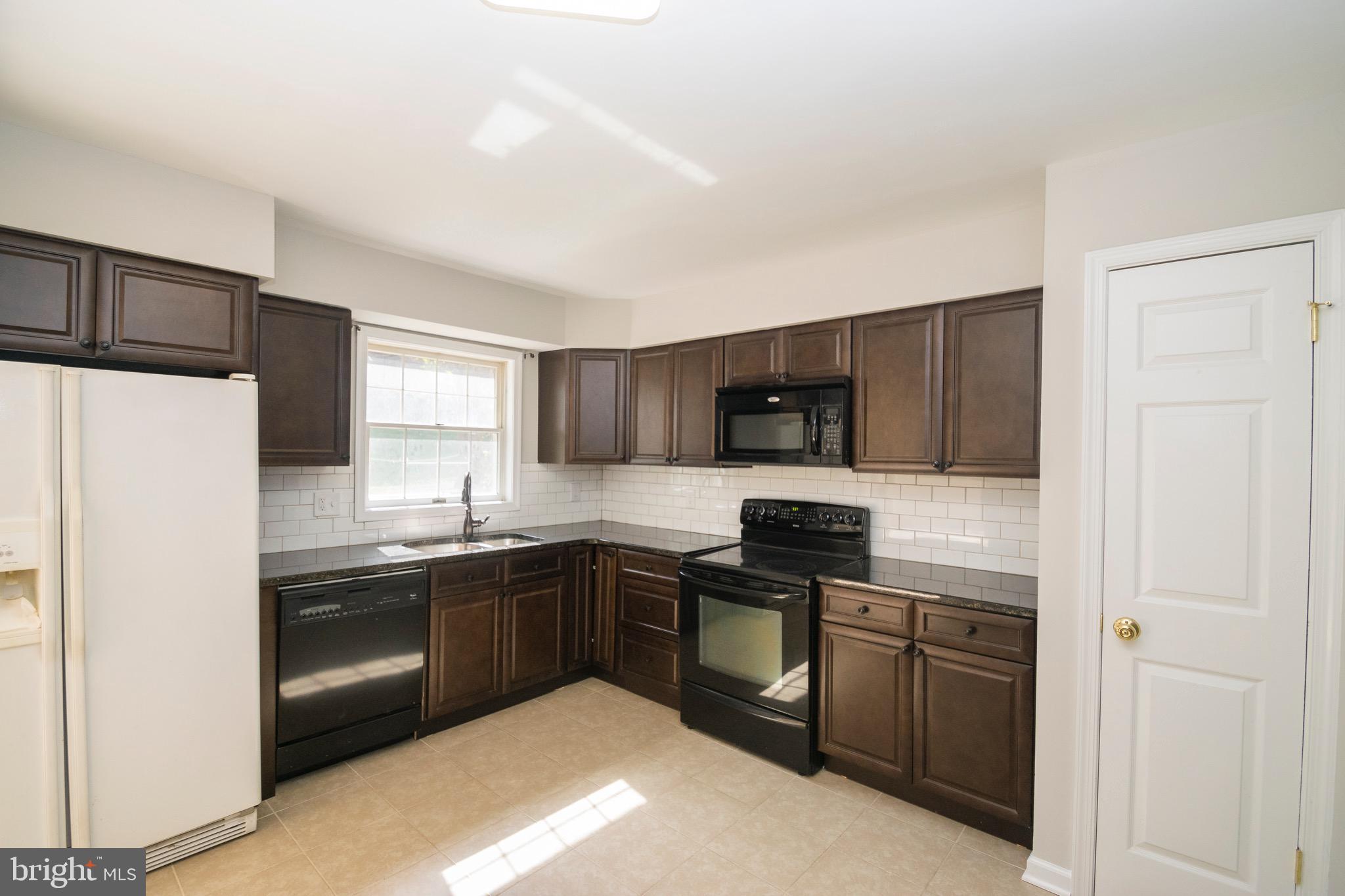 OLD FIELDS - Residential