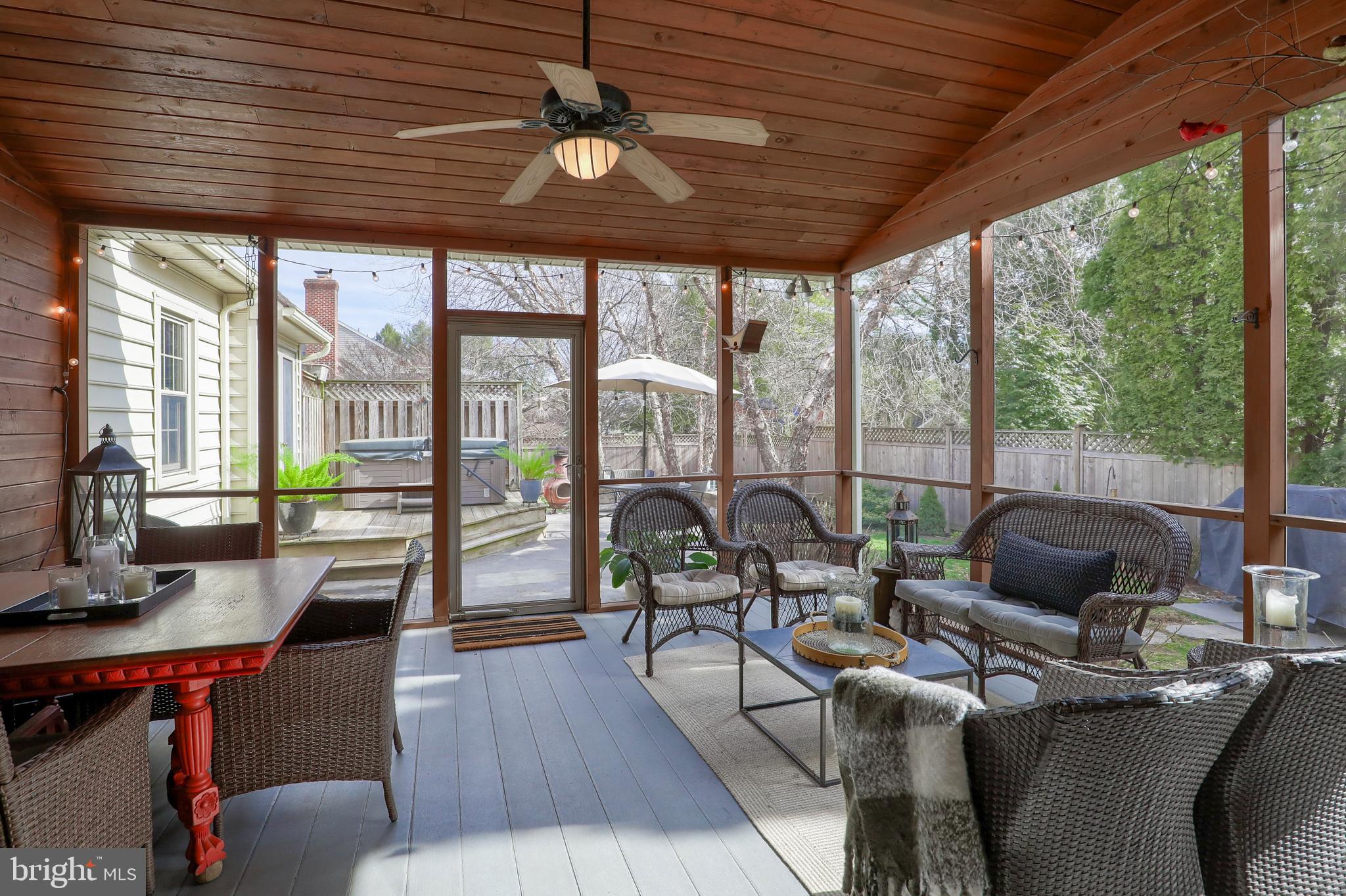 KINGS POINTE - Residential