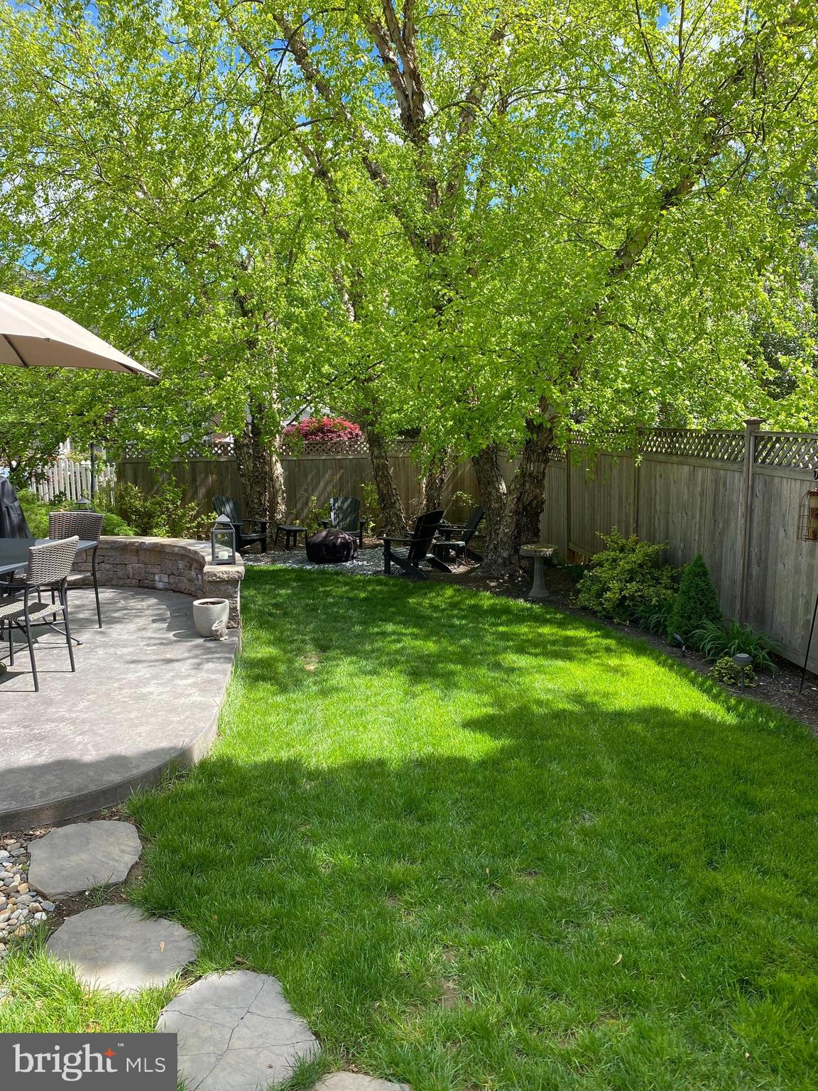 KINGS POINTE - Residential