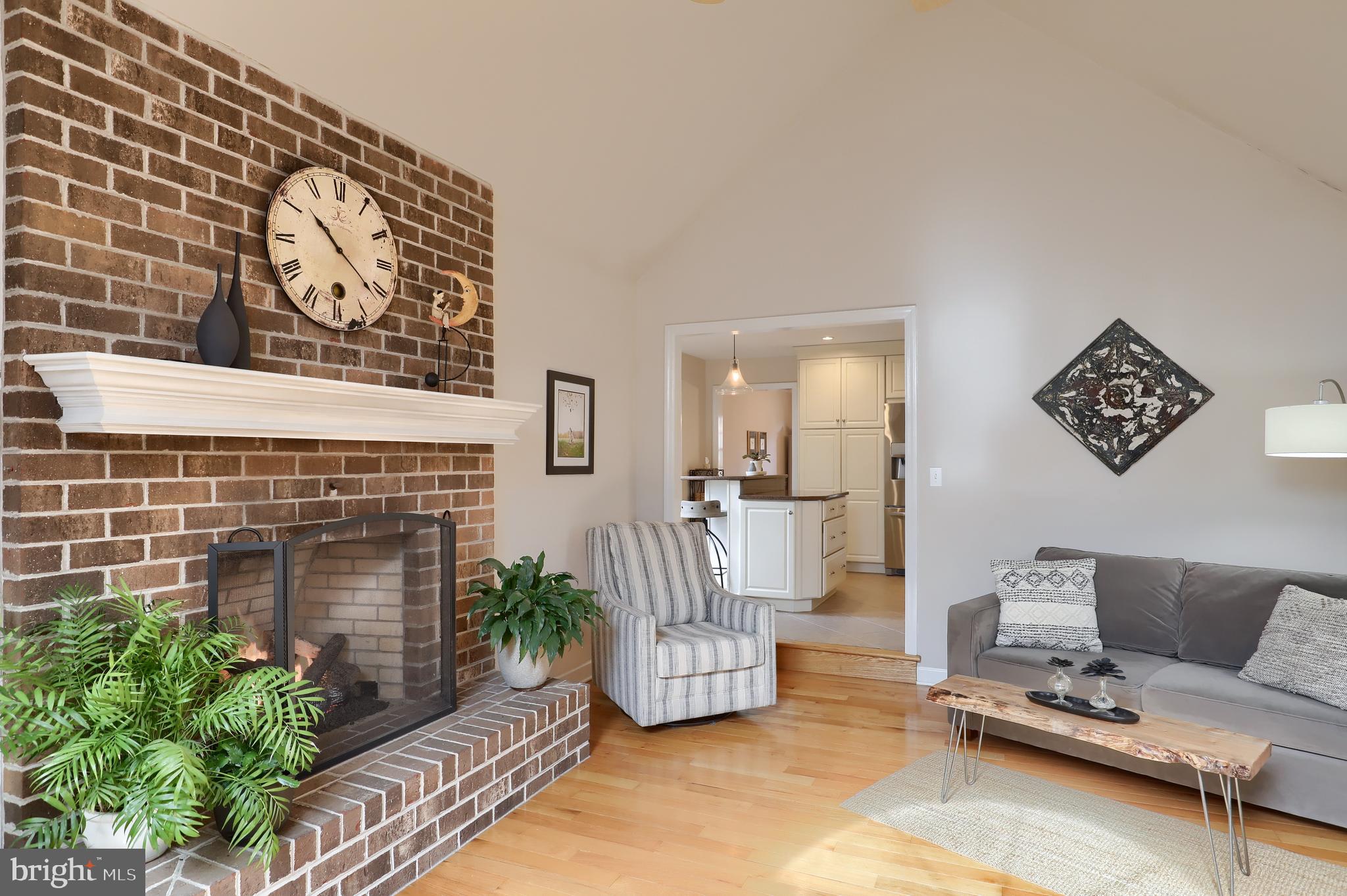 KINGS POINTE - Residential