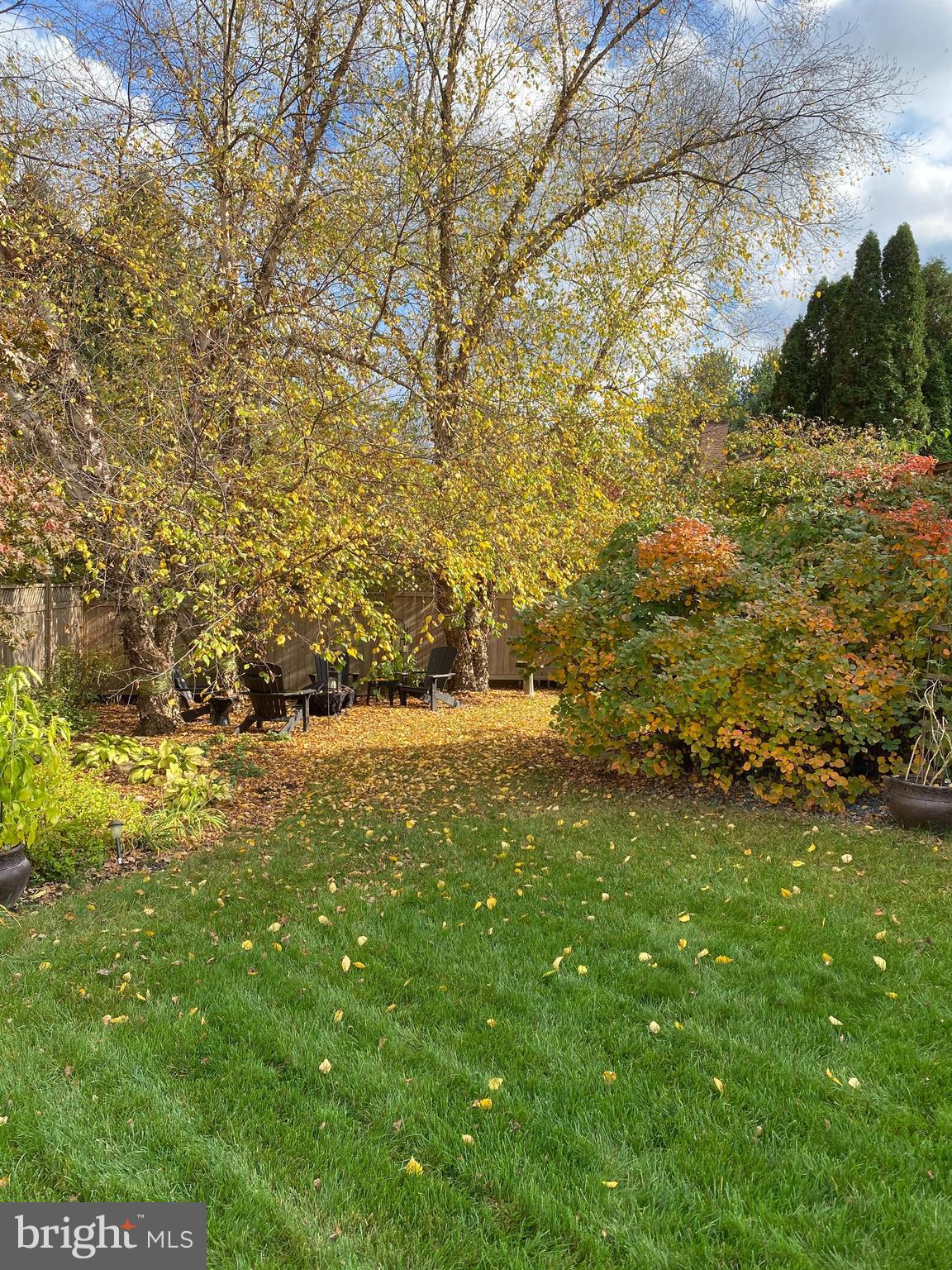 KINGS POINTE - Residential