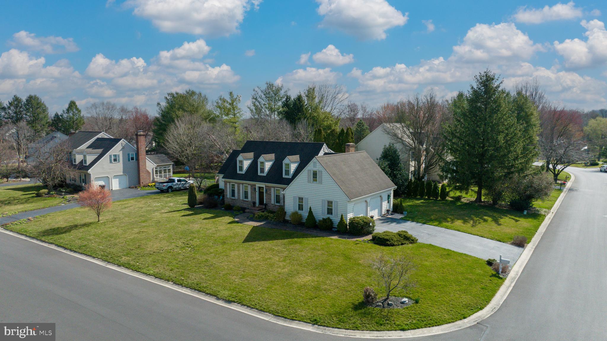 KINGS POINTE - Residential