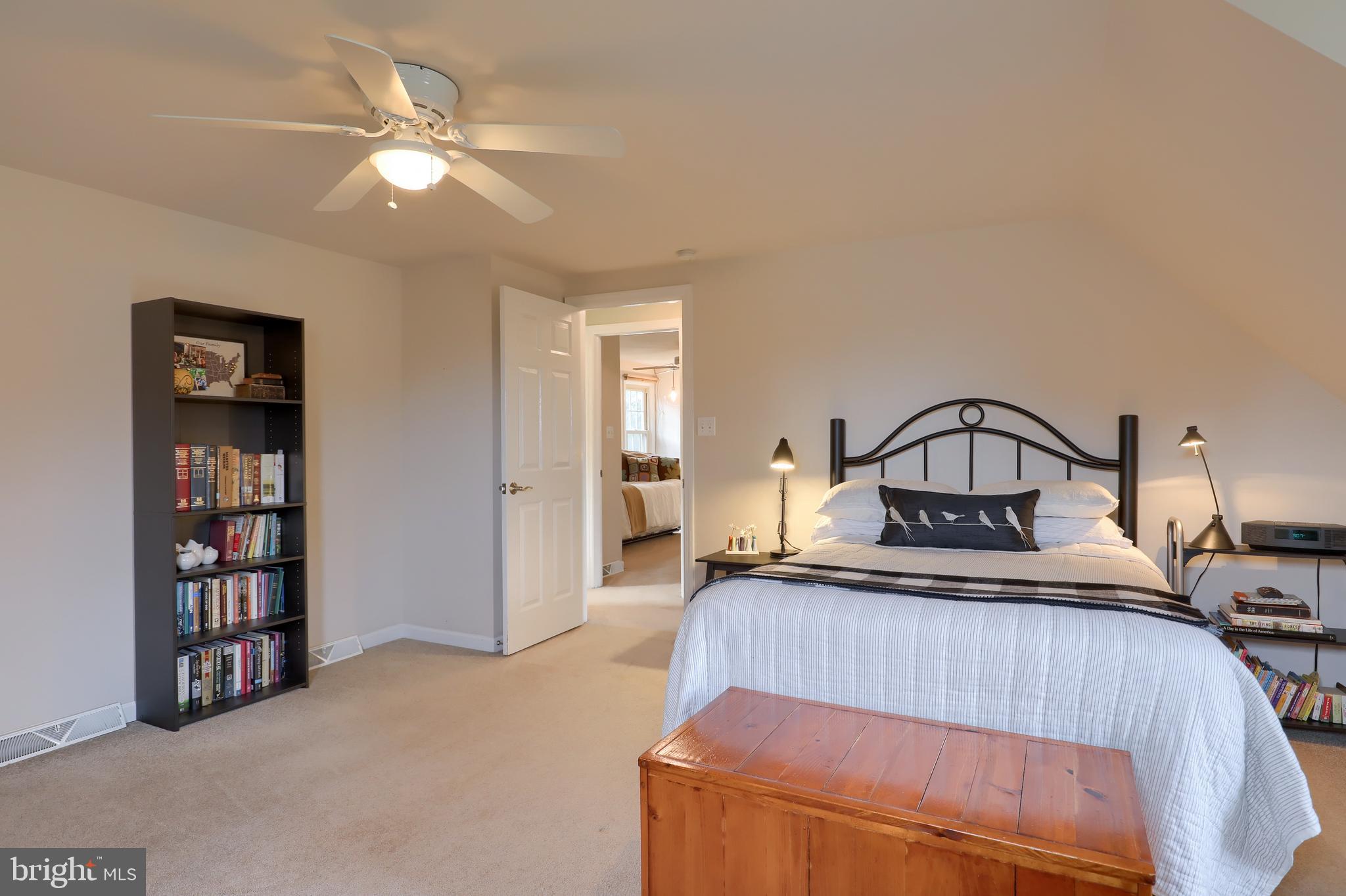 KINGS POINTE - Residential