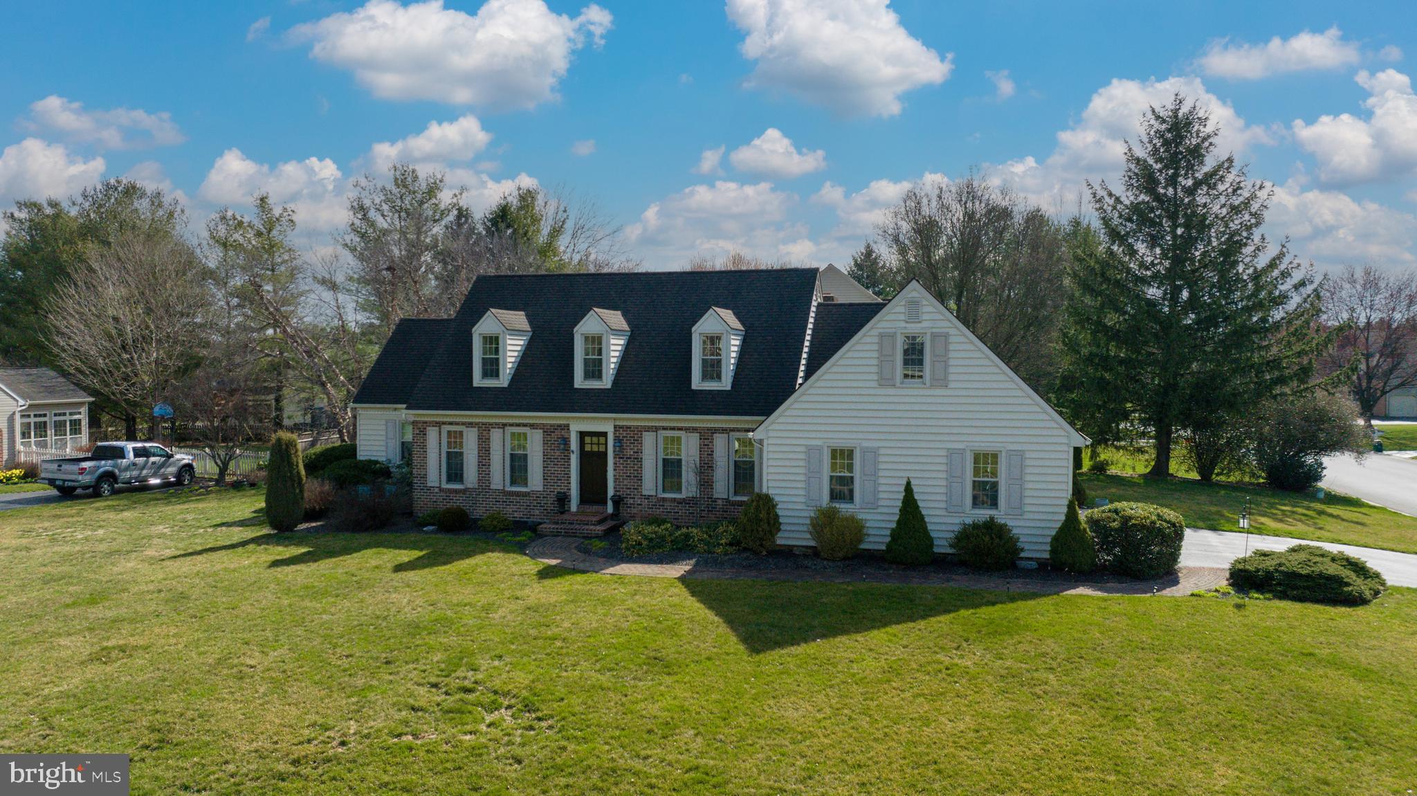 KINGS POINTE - Residential