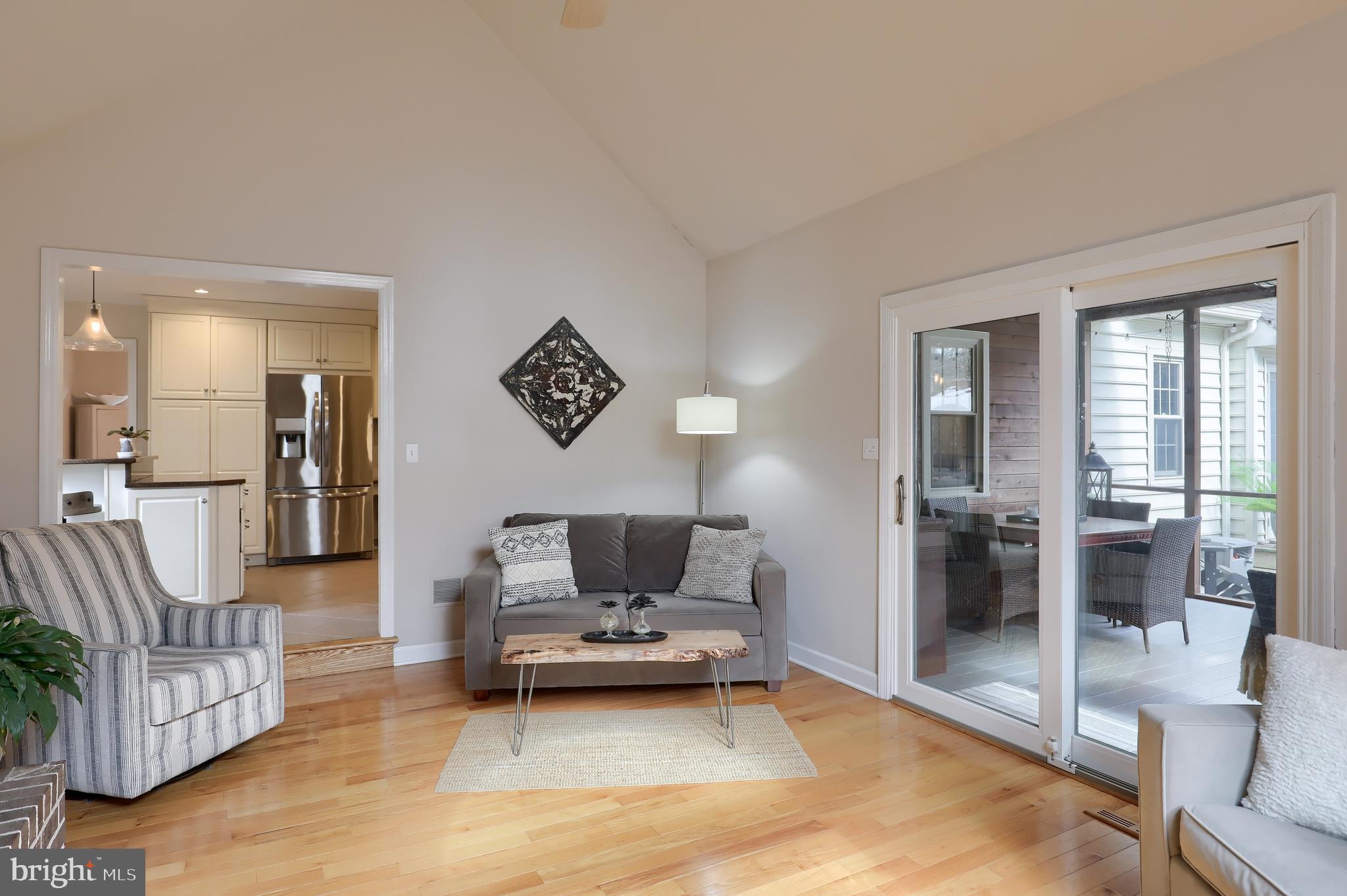 KINGS POINTE - Residential