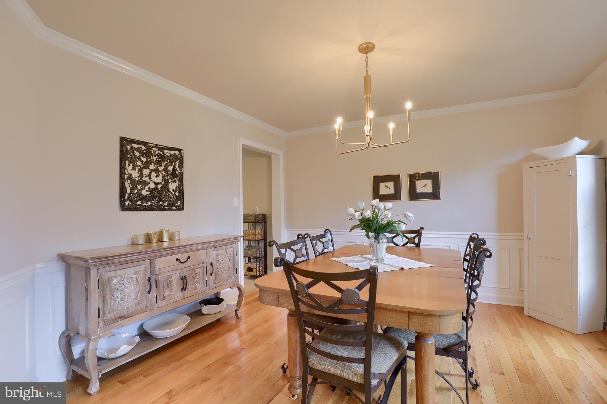 KINGS POINTE - Residential