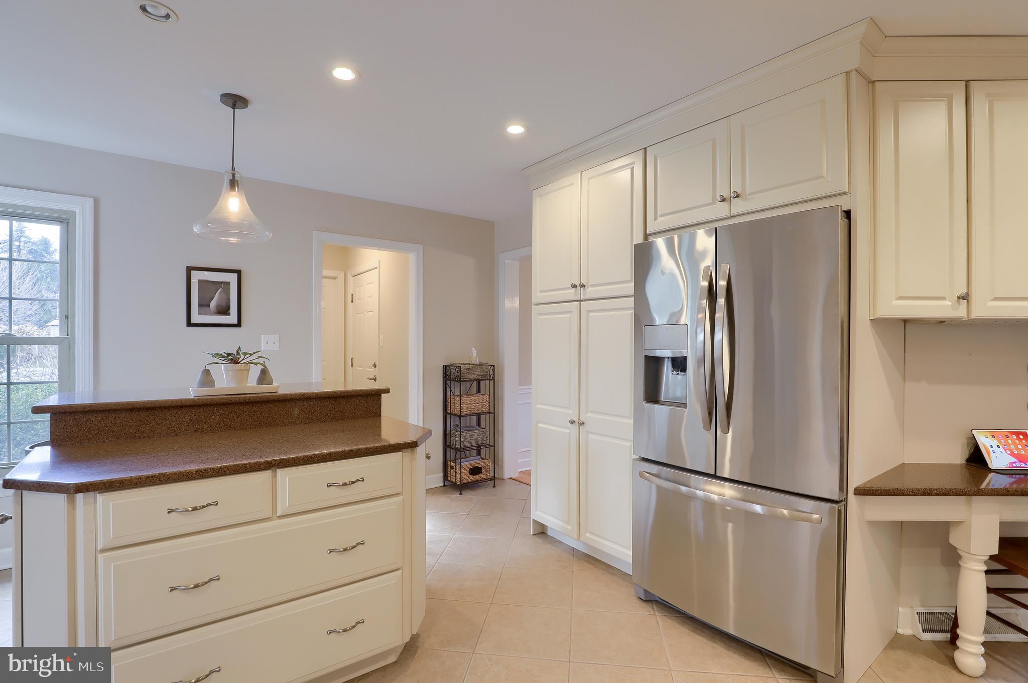 KINGS POINTE - Residential