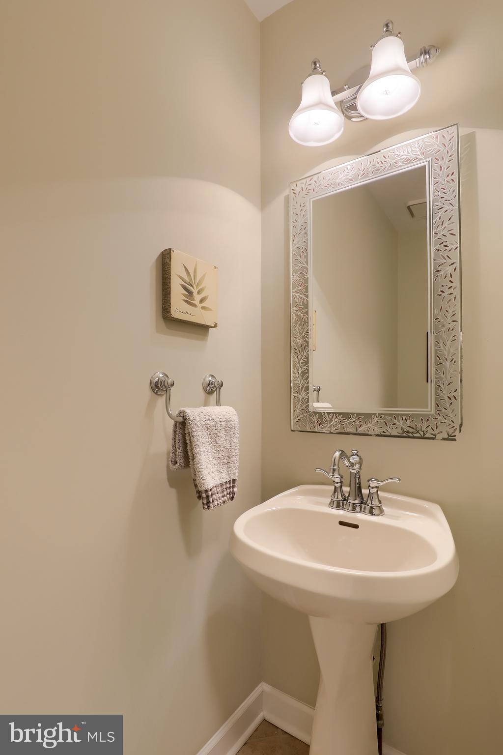 KINGS POINTE - Residential