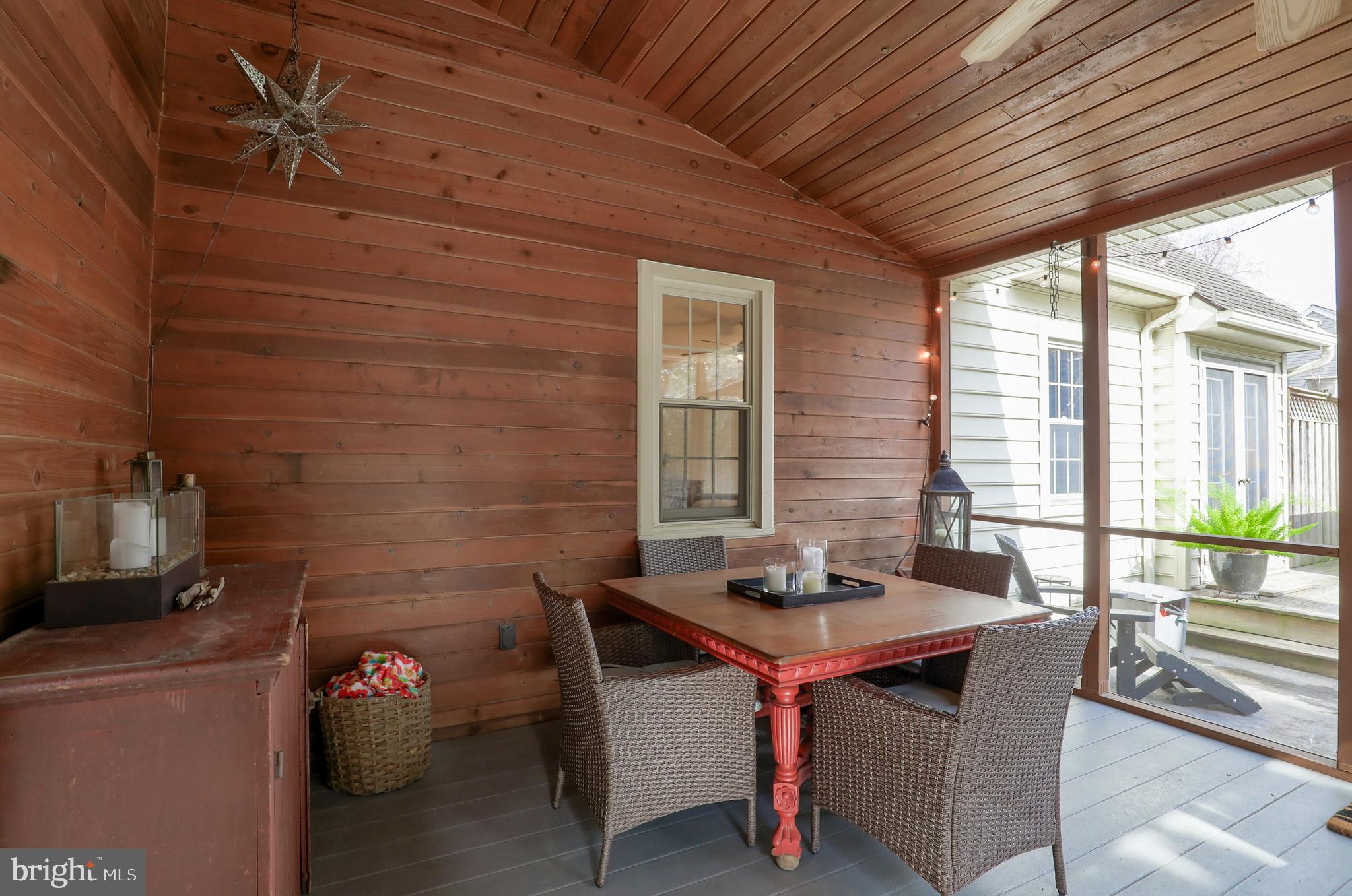 KINGS POINTE - Residential