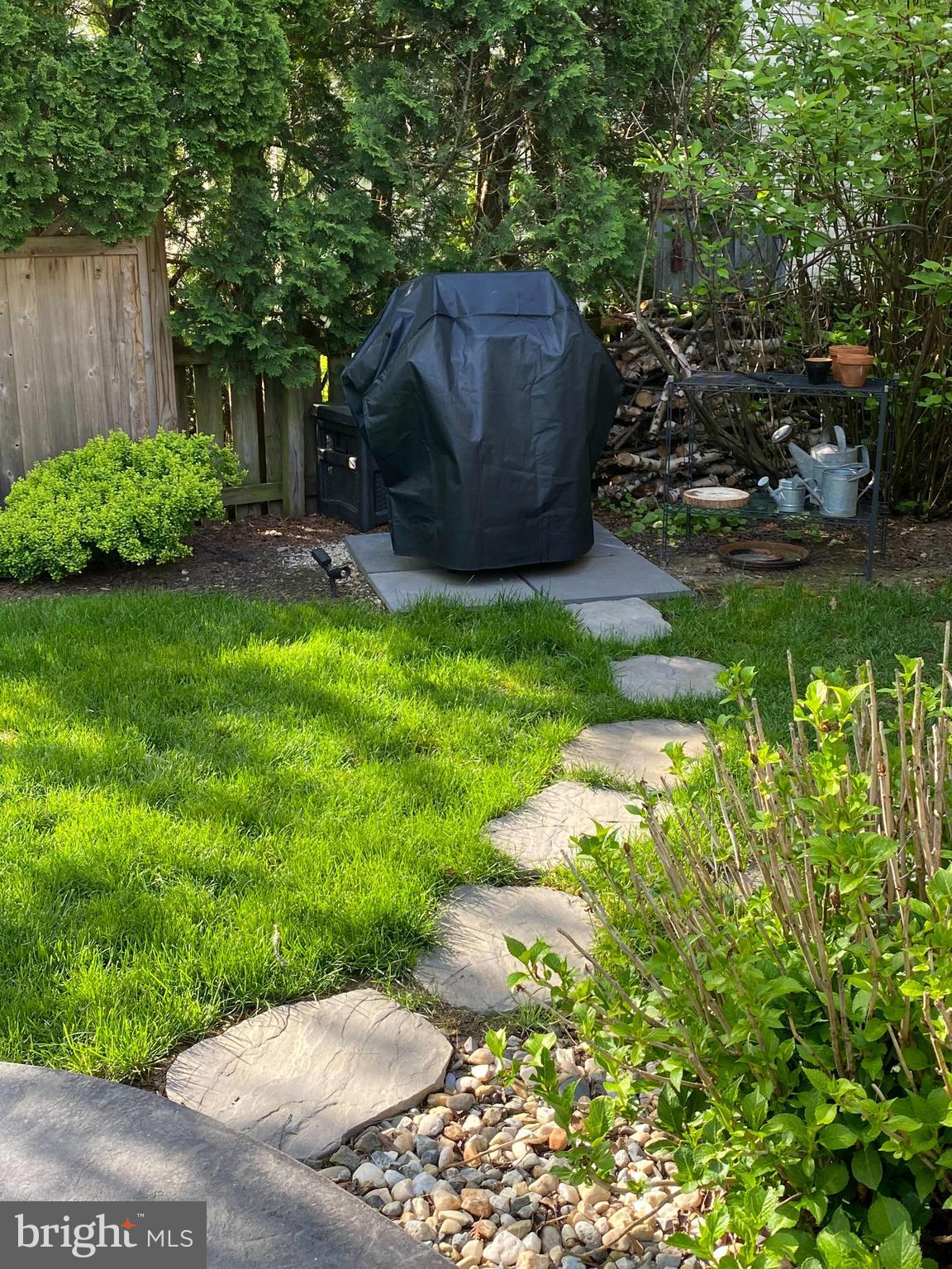 KINGS POINTE - Residential