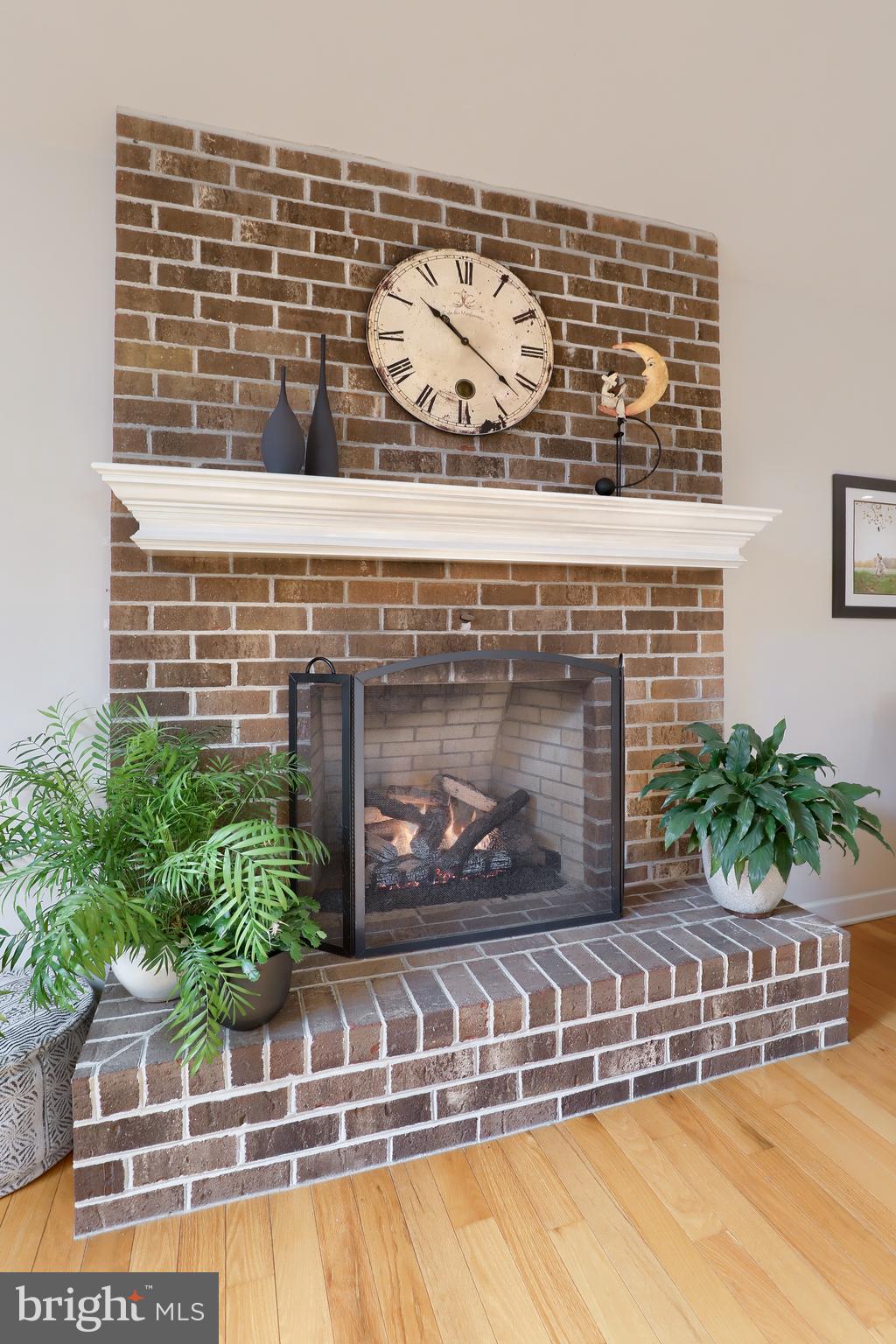 KINGS POINTE - Residential