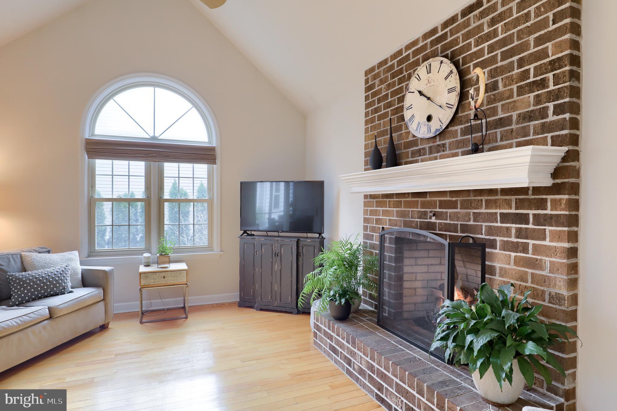 KINGS POINTE - Residential