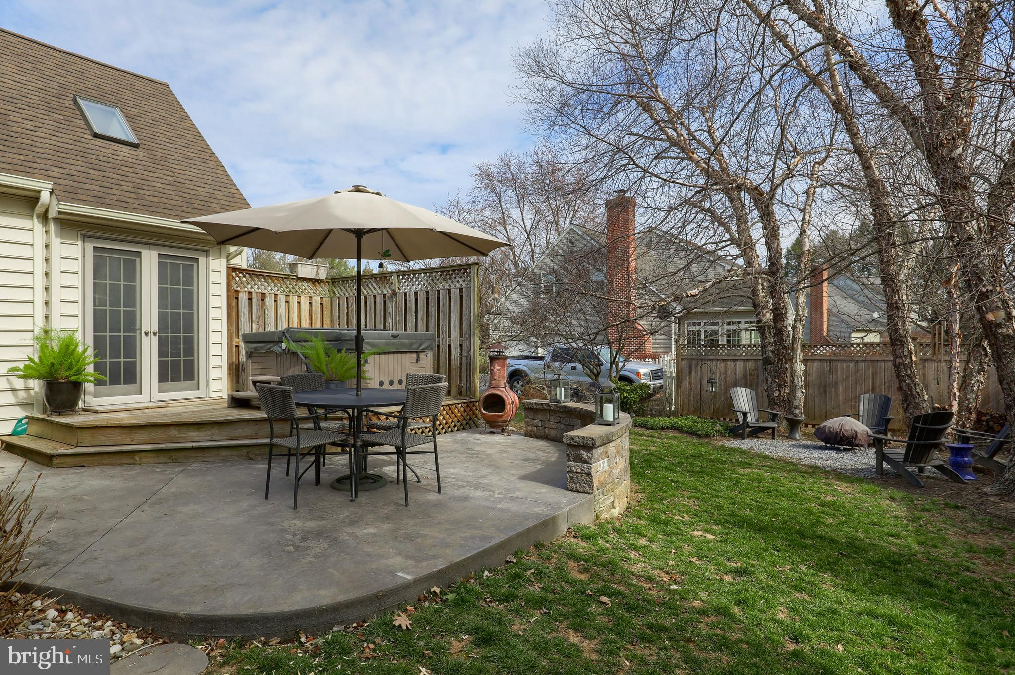 KINGS POINTE - Residential