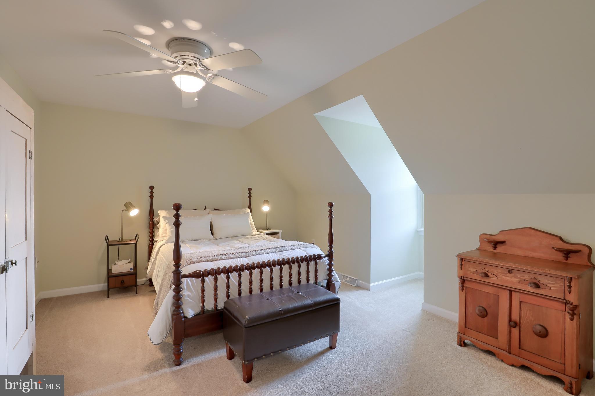 KINGS POINTE - Residential