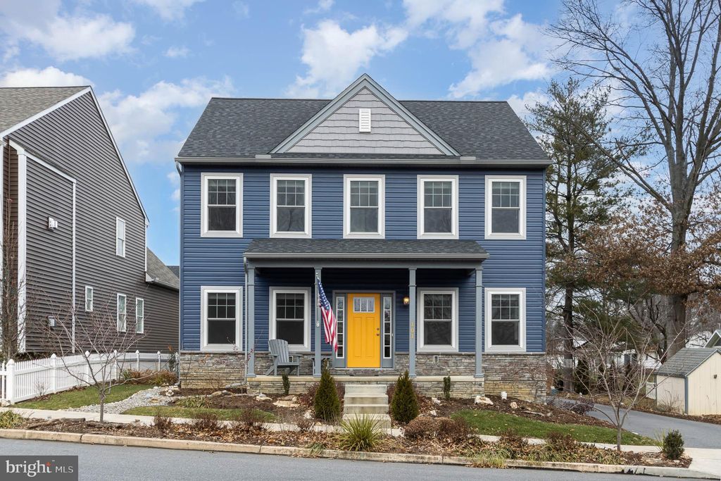 Photo of 101 W 6TH ST, LITITZ, PA 17543 (MLS # PALA2028962)