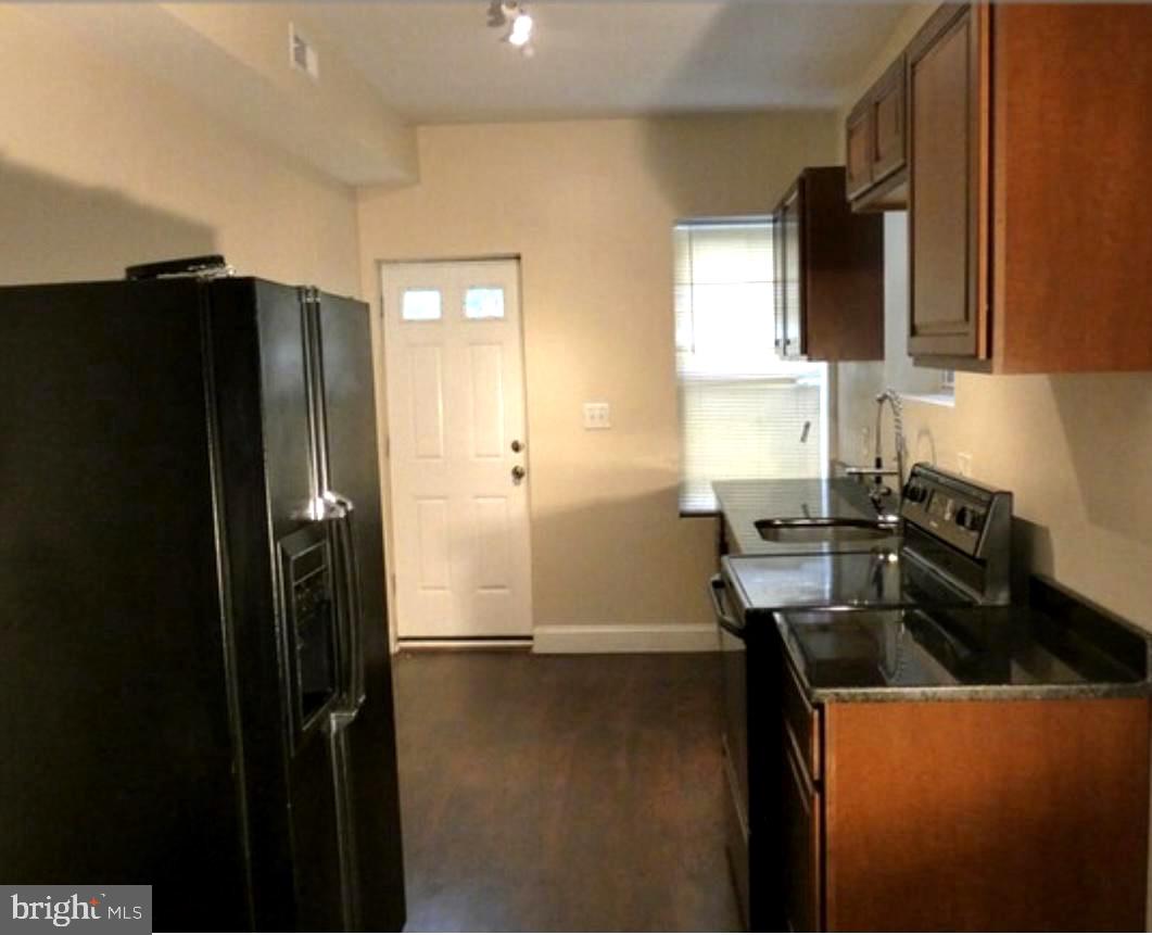 MILL HILL - Residential Lease