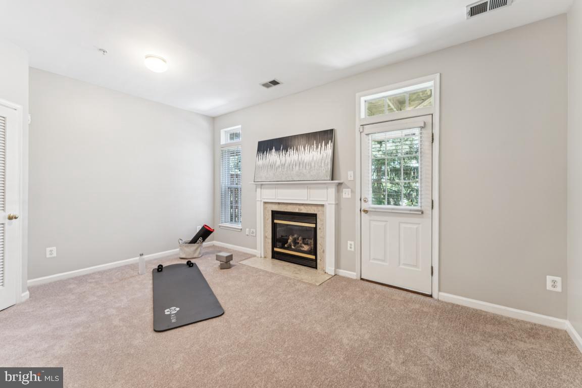 2928 HUNTINGTON GROVE SQUARE